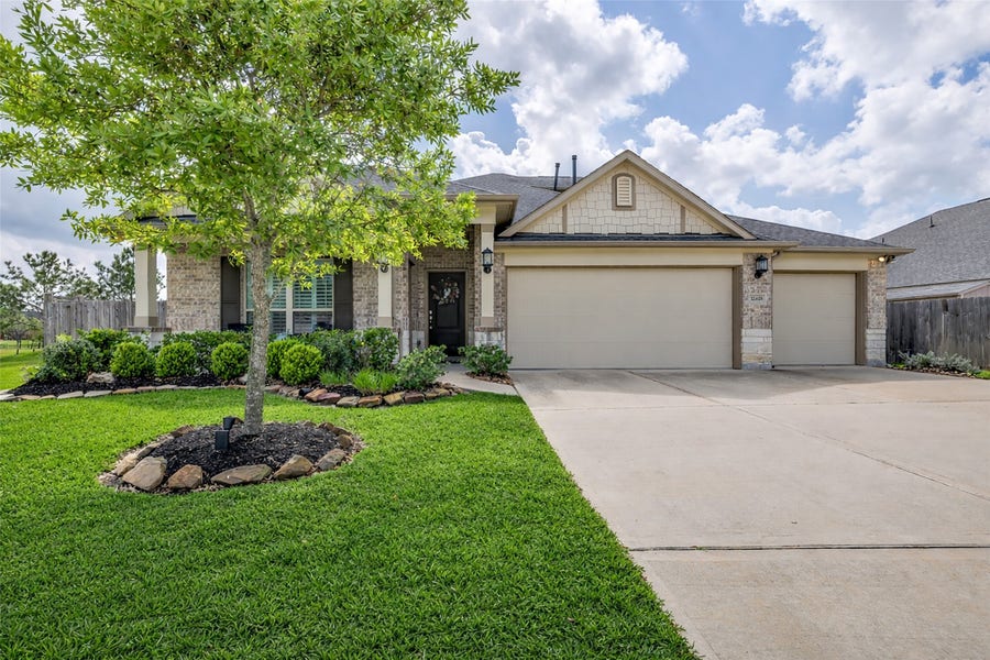 Property photo for 32618 Twilight Gable Court, Spring, TX