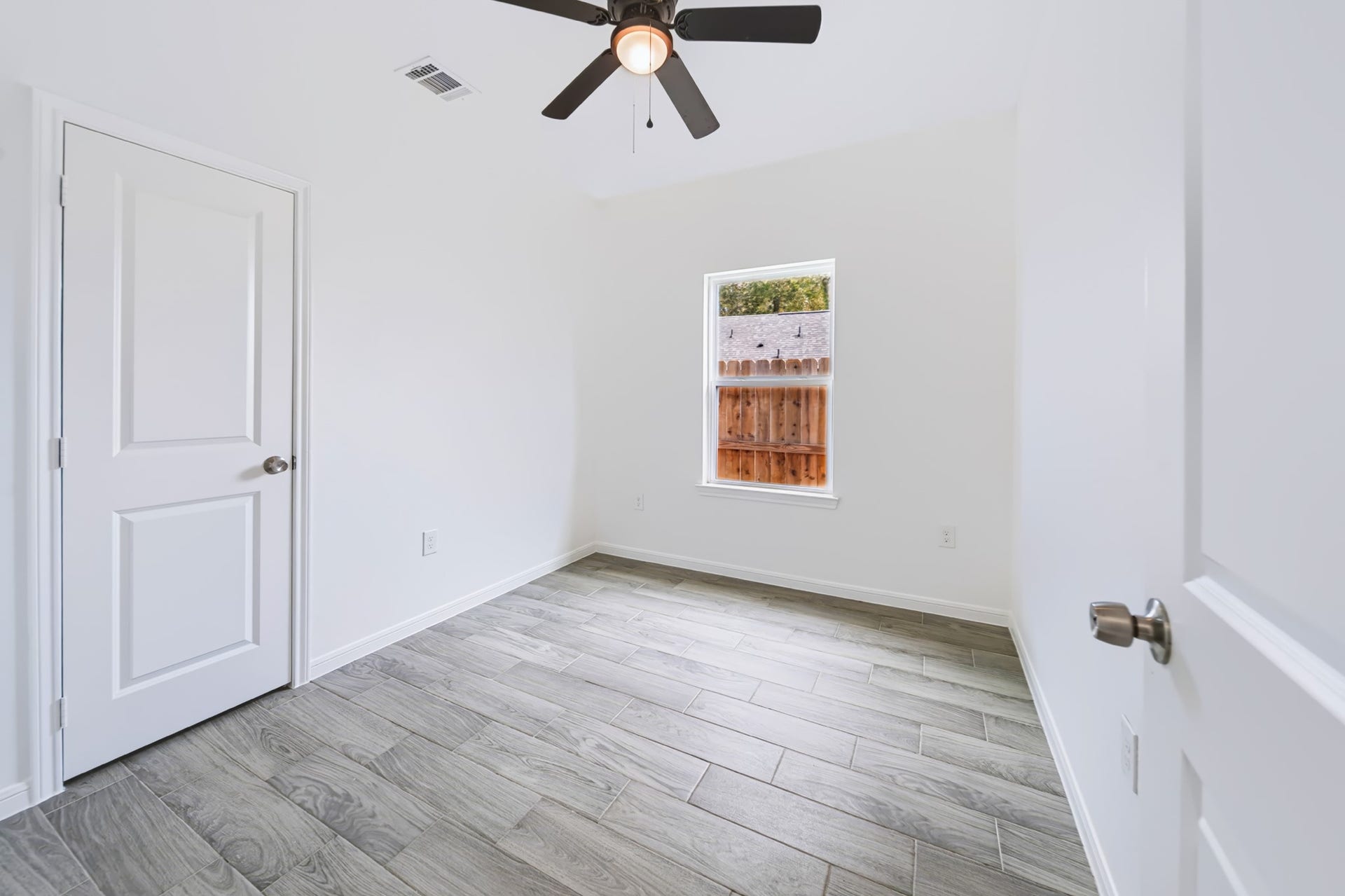 16686 E Lynbrook, Montgomery, TX 77316 16686 E Lynbrook, Montgomery, TX 77316