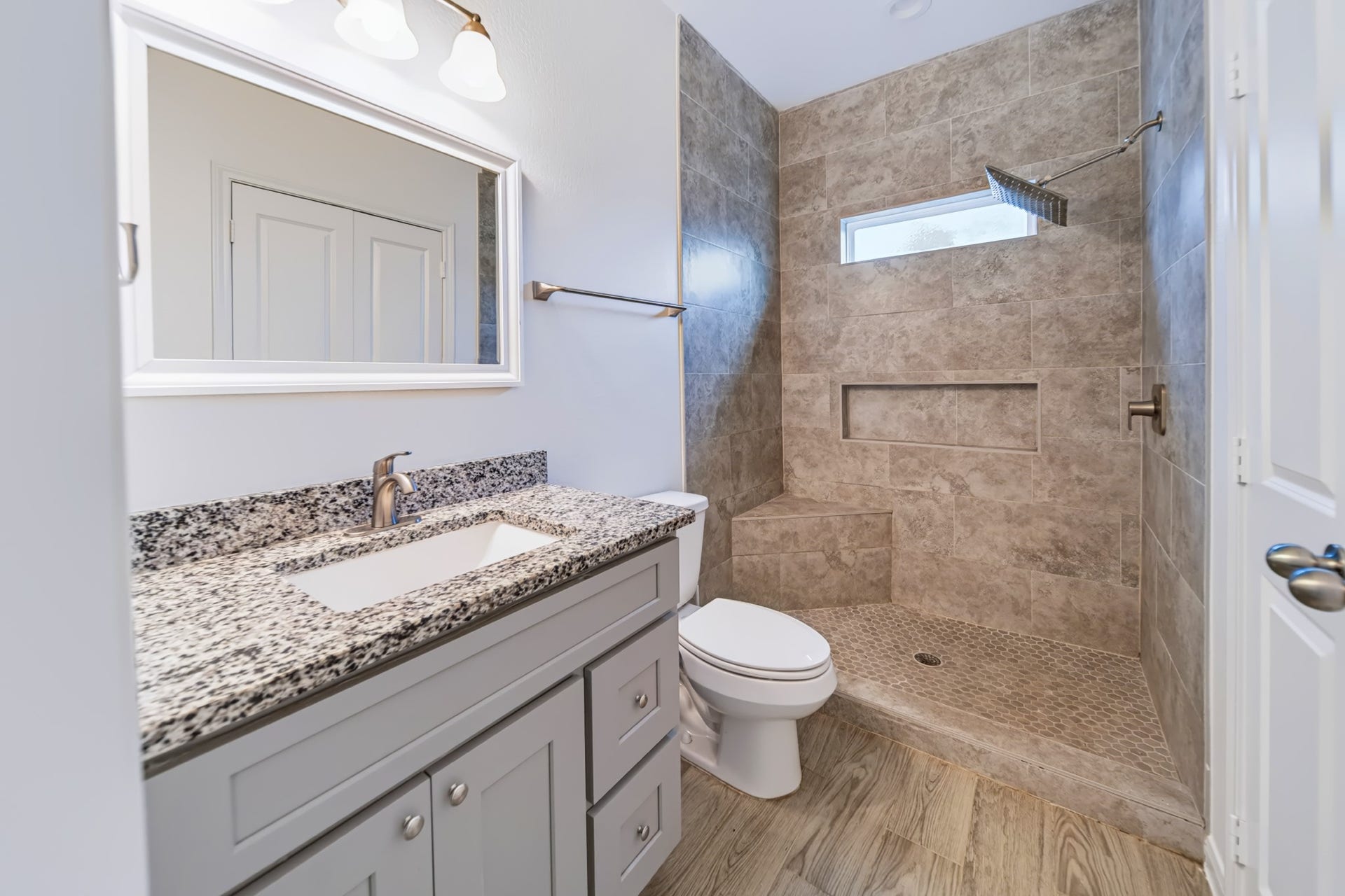 16686 E Lynbrook, Montgomery, TX 77316 16686 E Lynbrook, Montgomery, TX 77316