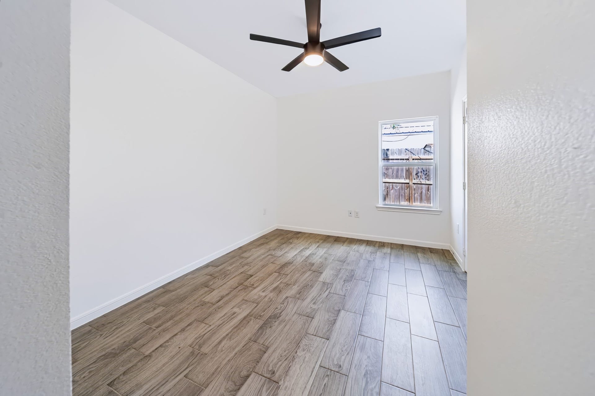 16686 E Lynbrook, Montgomery, TX 77316 16686 E Lynbrook, Montgomery, TX 77316