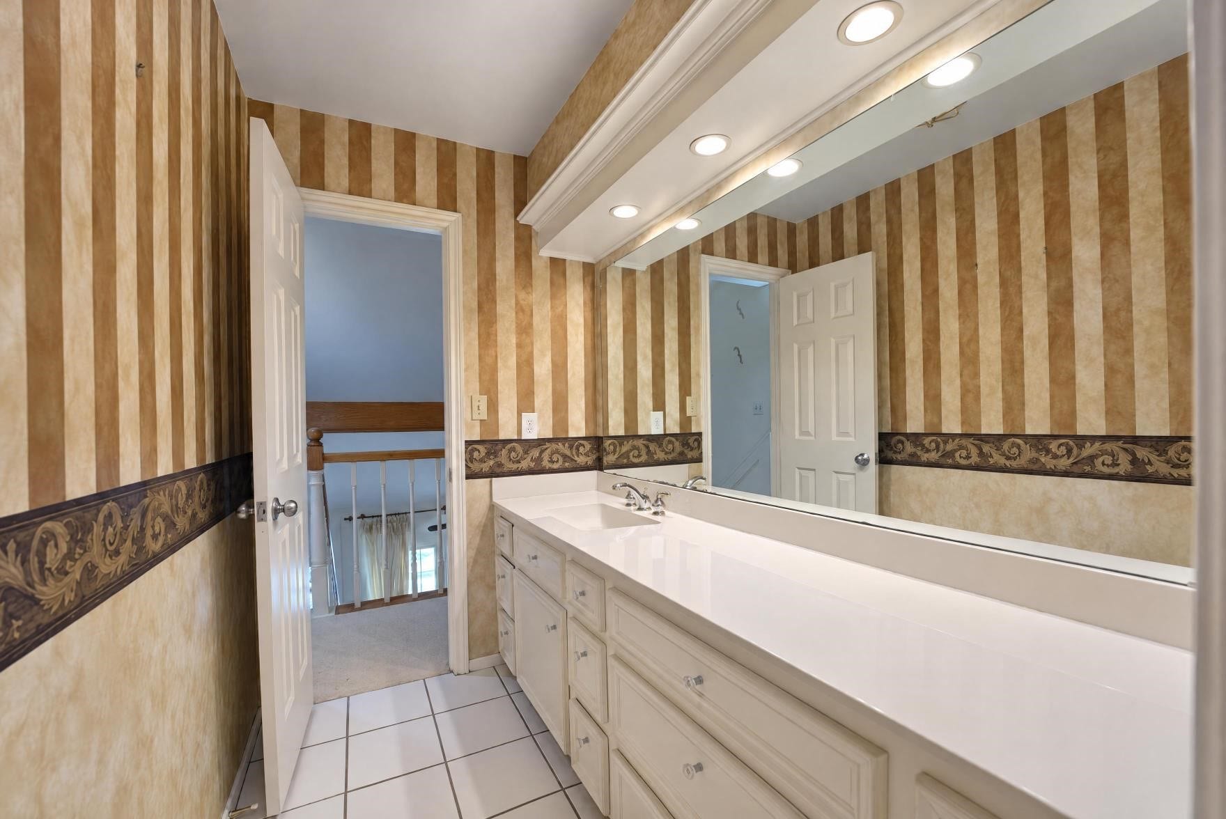 Another angle of the secondary bathroom