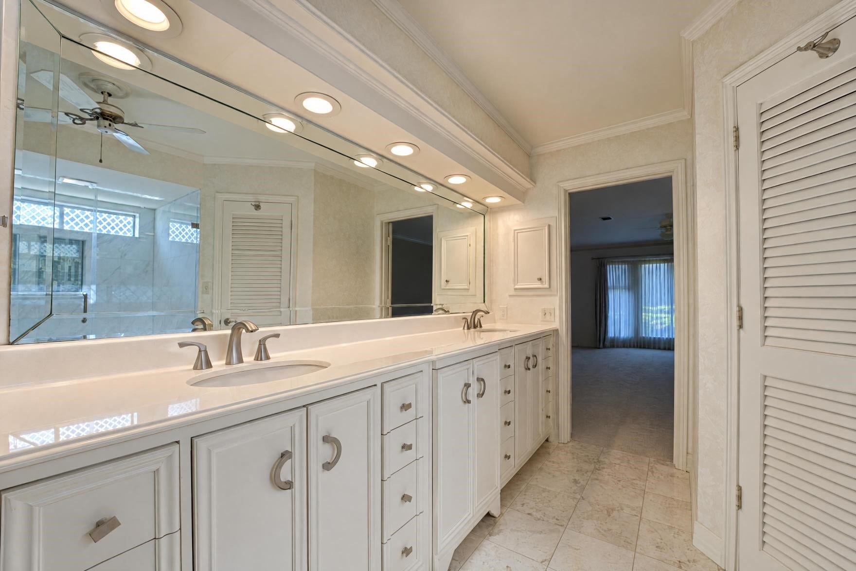 Another angle of the primary bath