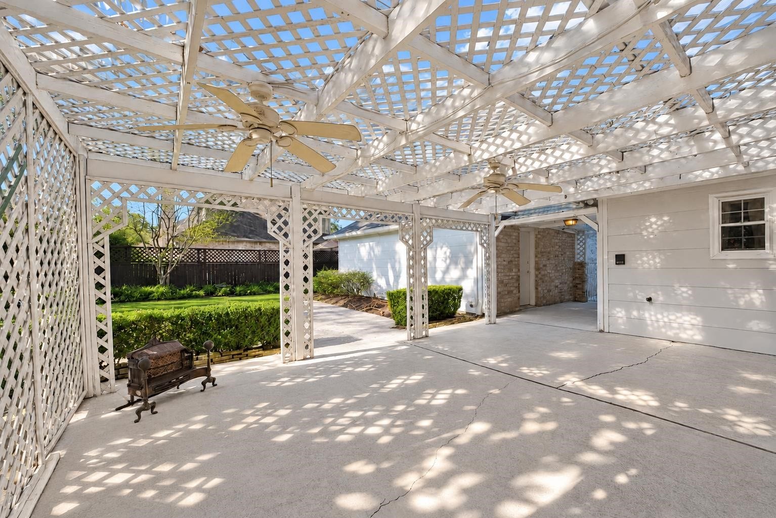 Another angle of the rear patio