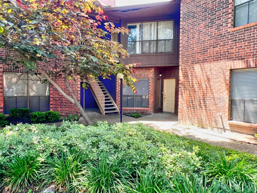 Property photo for 3130 SW Walnut Bend Lane, #409, Houston, TX