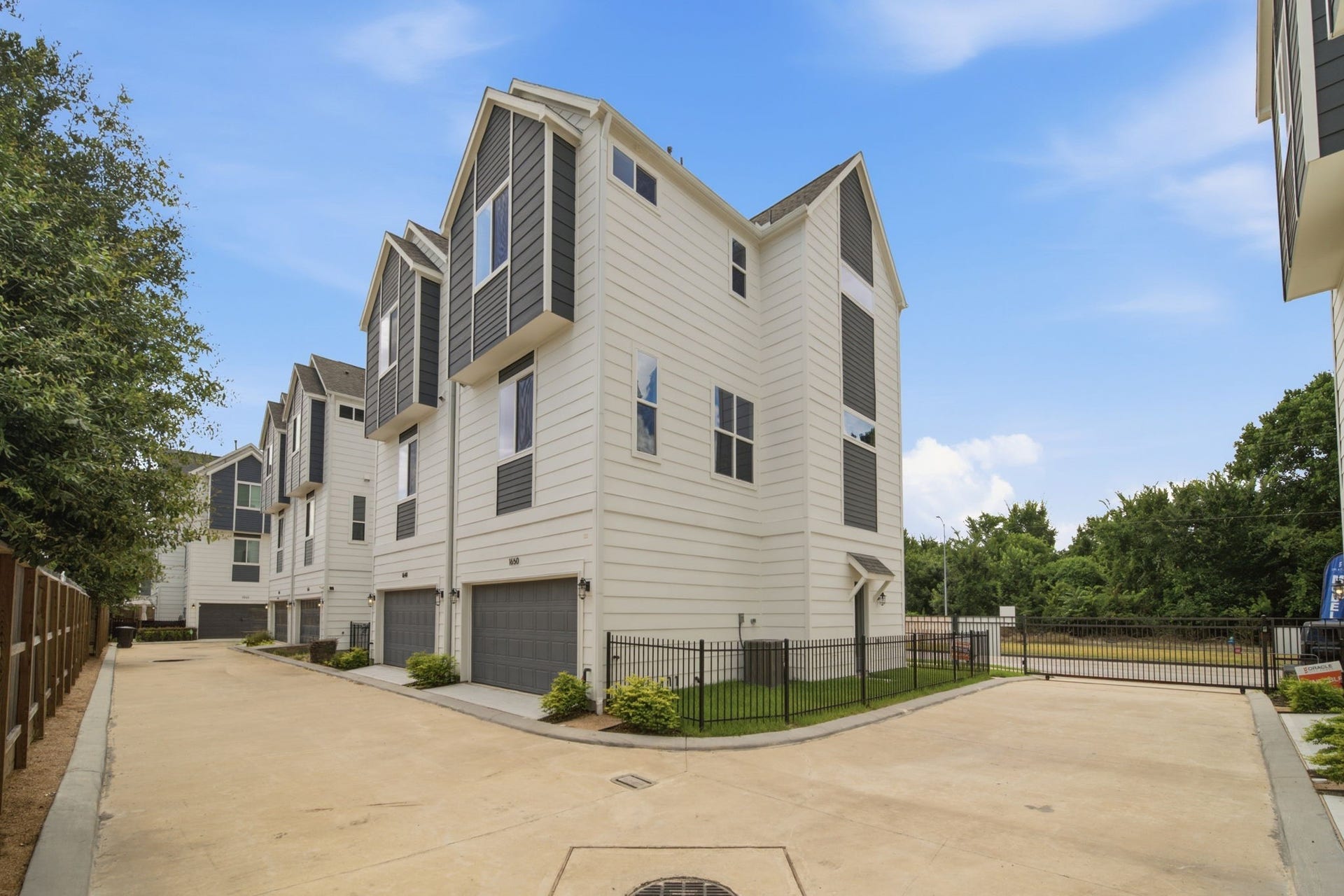 1648 W Tidwell Road, Houston, TX 77091
