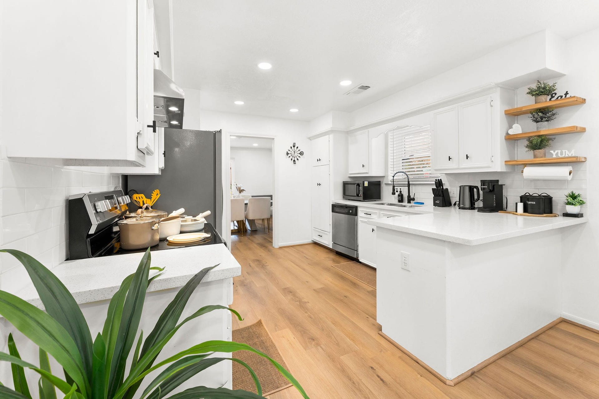 4103 Club Valley Drive, Houston, TX 77082 4103 Club Valley Drive, Houston, TX 77082