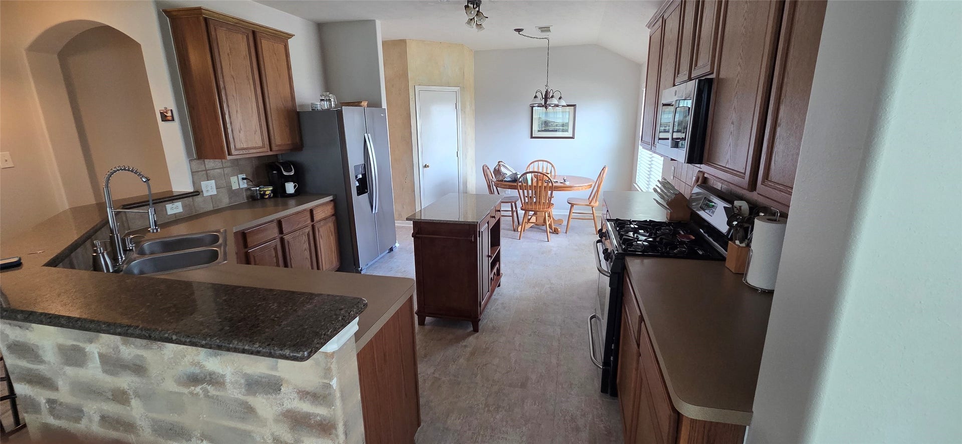 2406 Cardinal Elm Street, Fresno, TX 77545 Kitche