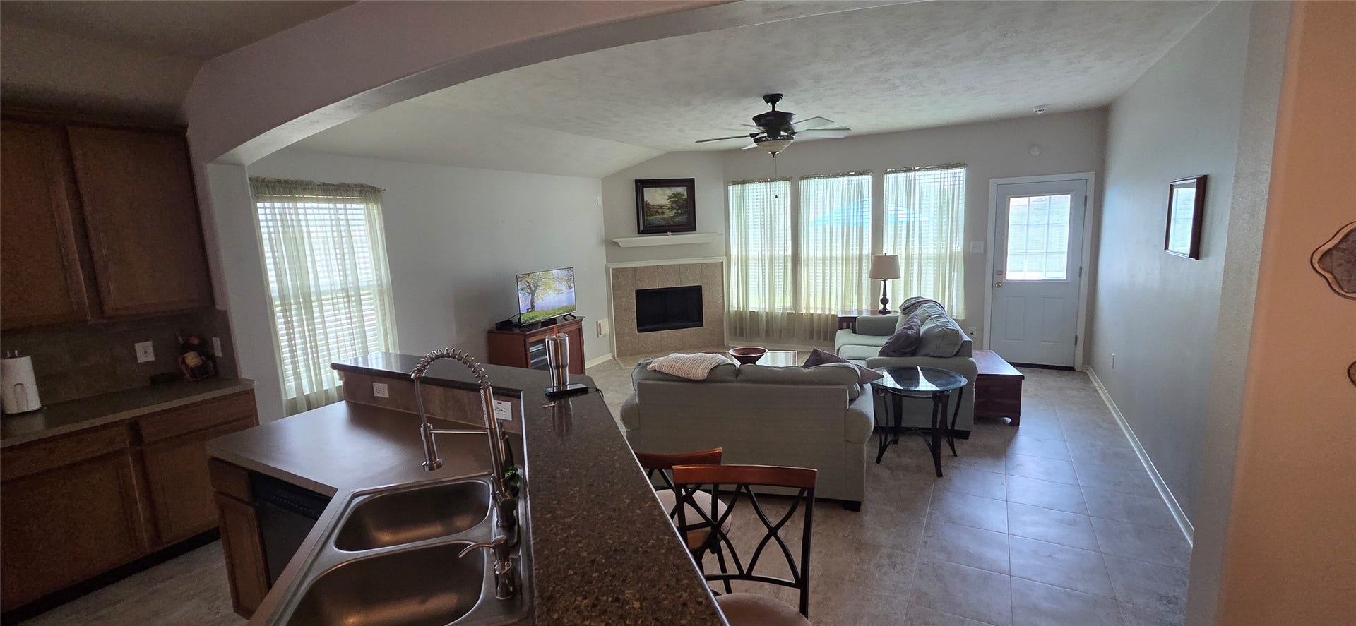 2406 Cardinal Elm Street, Fresno, TX 77545 Family Room