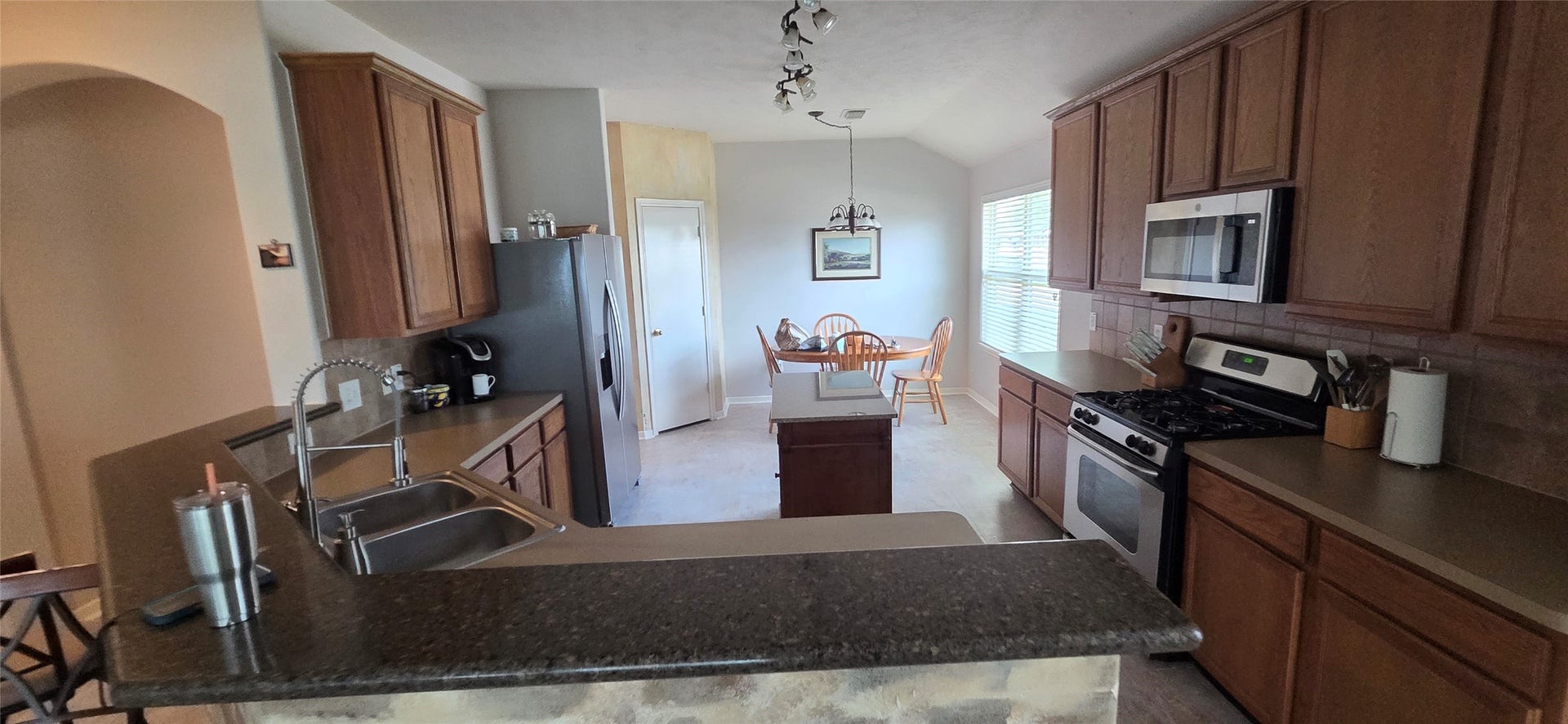2406 Cardinal Elm Street, Fresno, TX 77545 Kitchen