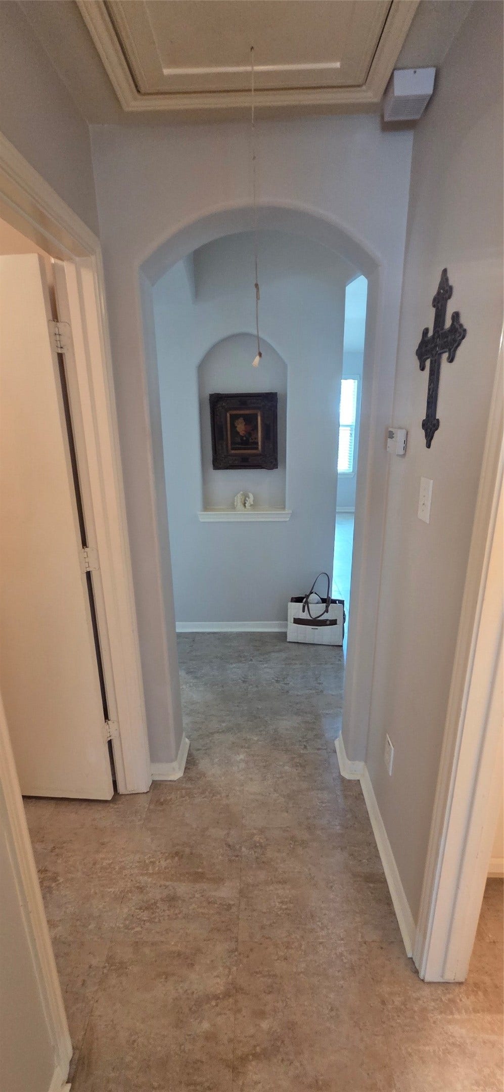 2406 Cardinal Elm Street, Fresno, TX 77545 Beautiful Wall Niche