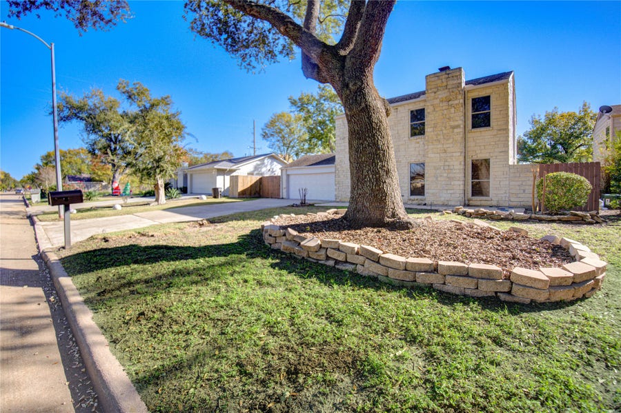 Property photo for 13907 Piping Rock Lane, Houston, TX