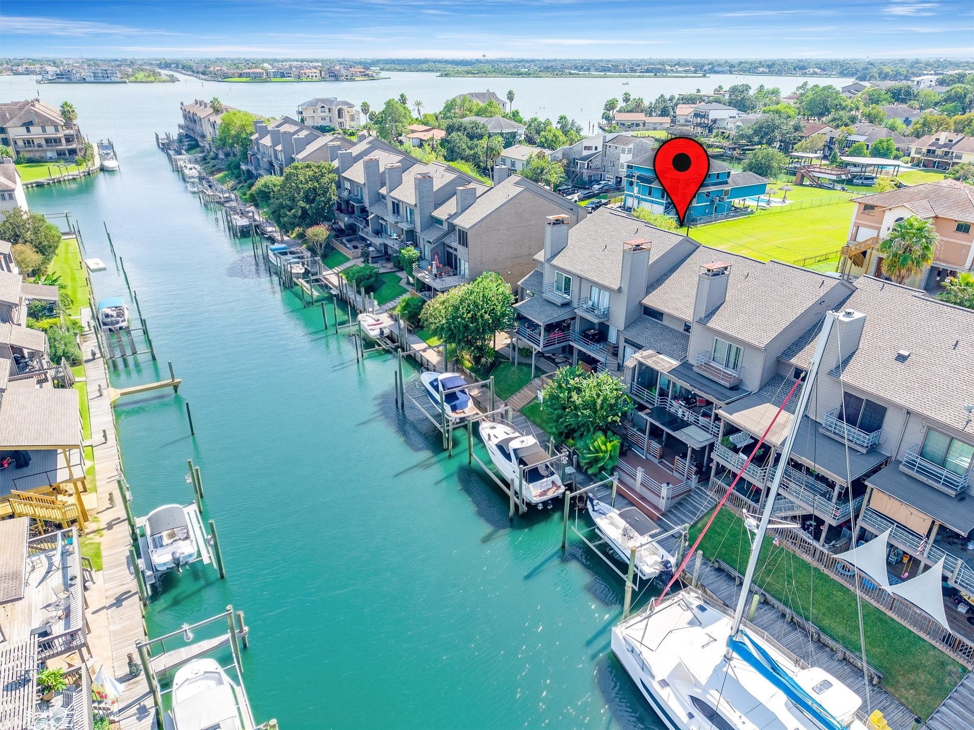 18217 Sandy Cove, Houston, TX 77058 Direct water access right out your back door.