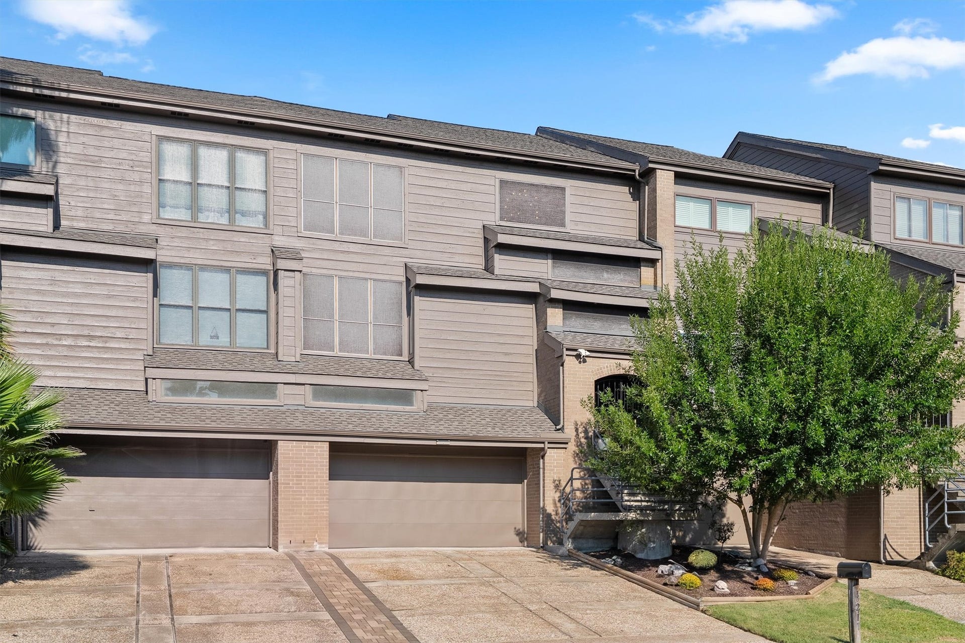 18217 Sandy Cove, Houston, TX 77058 This townhome features 3 bedrooms and 3.5 baths.
