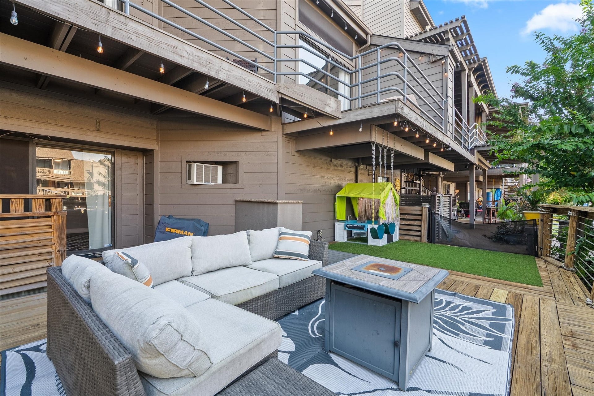 18217 Sandy Cove, Houston, TX 77058 Spacious lower level deck for outdoor entertaining.