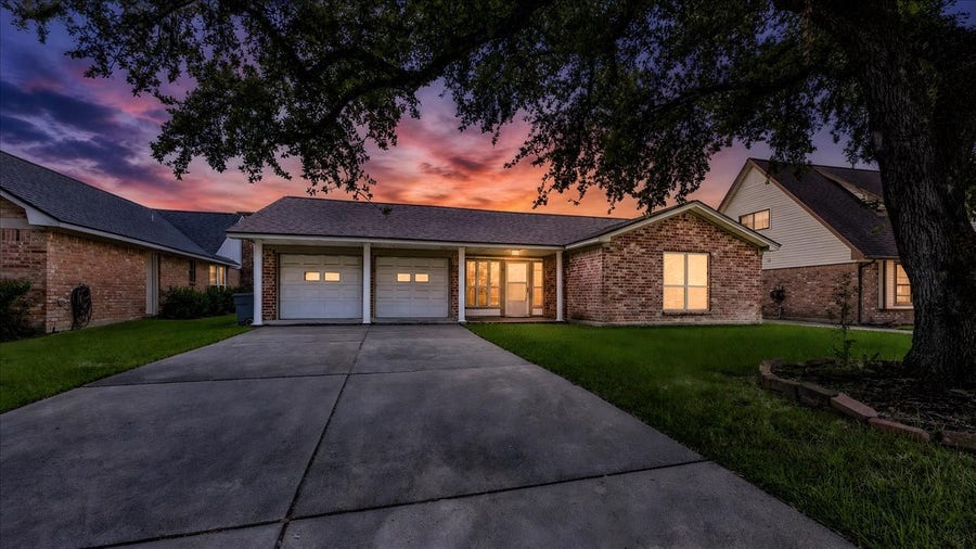 Property photo for 211 Andorra Lane, Houston, TX