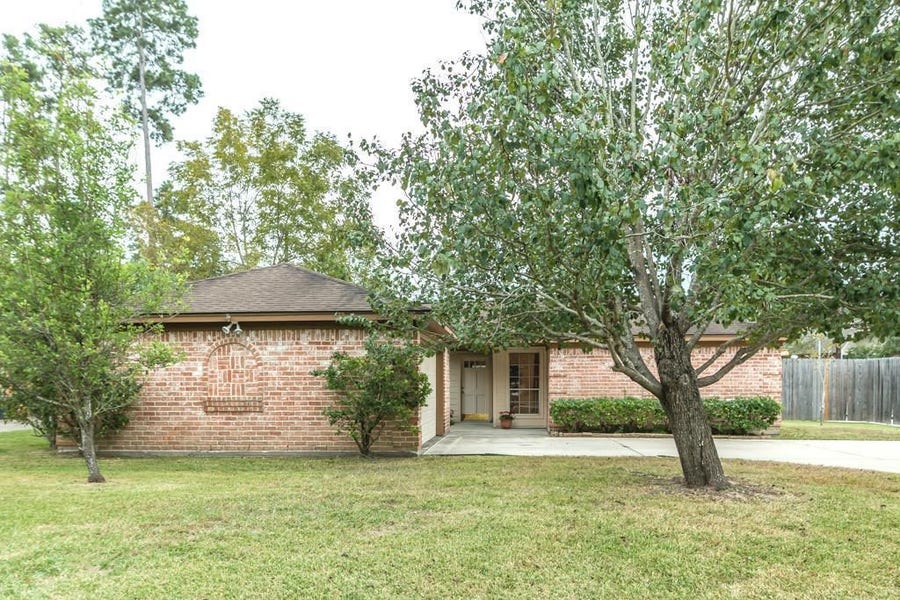 Property photo for 805 Thornwood Drive, Shenandoah, TX