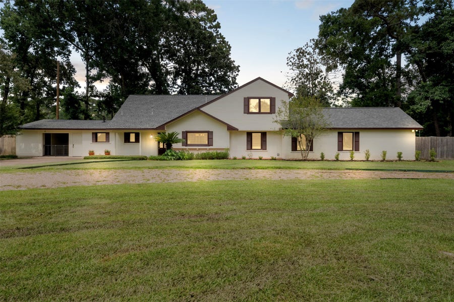 Property photo for 1400 Buttercup Lane, Houston, TX
