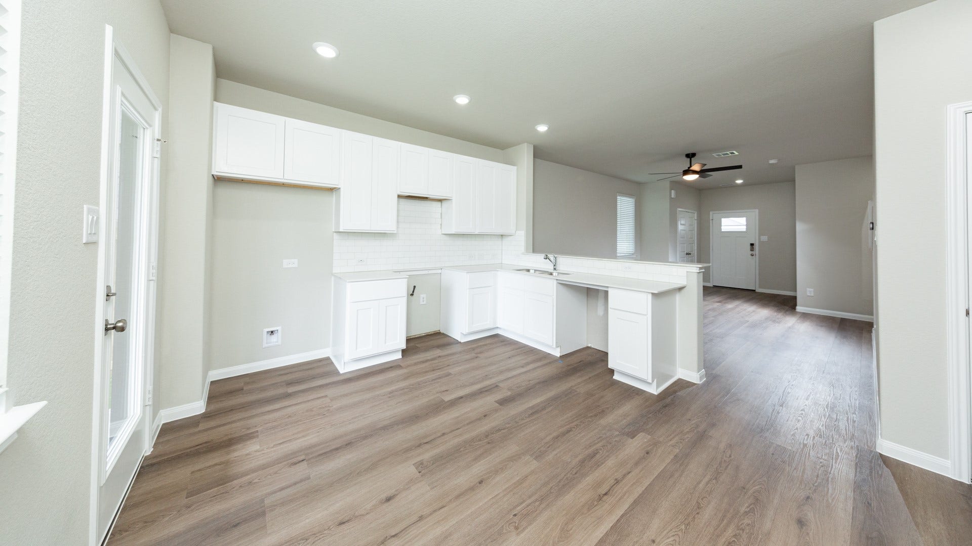 9221 Crestone Peak Drive, Willis, TX 77318 9221 Crestone Peak Drive, Willis, TX 77318