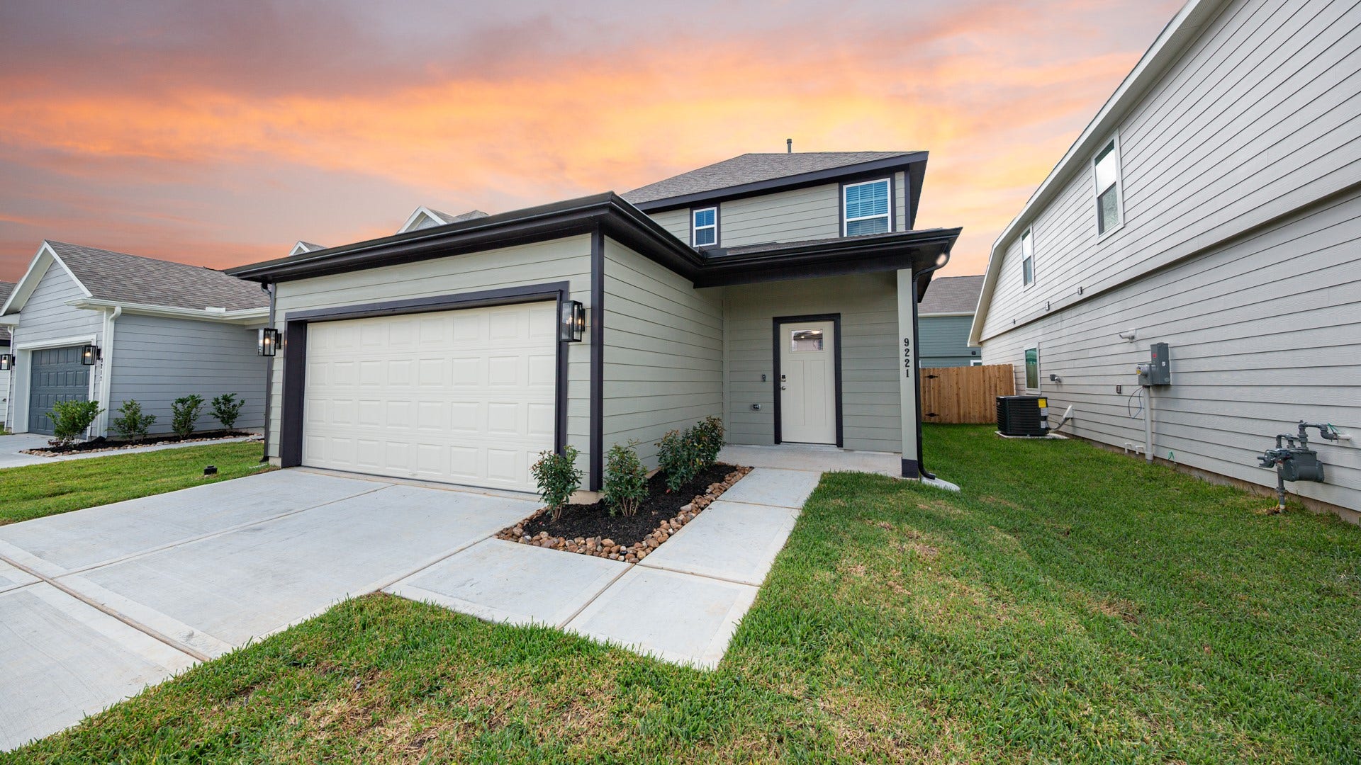 9221 Crestone Peak Drive, Willis, TX 77318 9221 Crestone Peak Drive, Willis, TX 77318