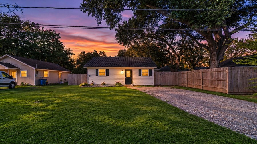 Property photo for 2610 Daugherty Street, Waller, TX