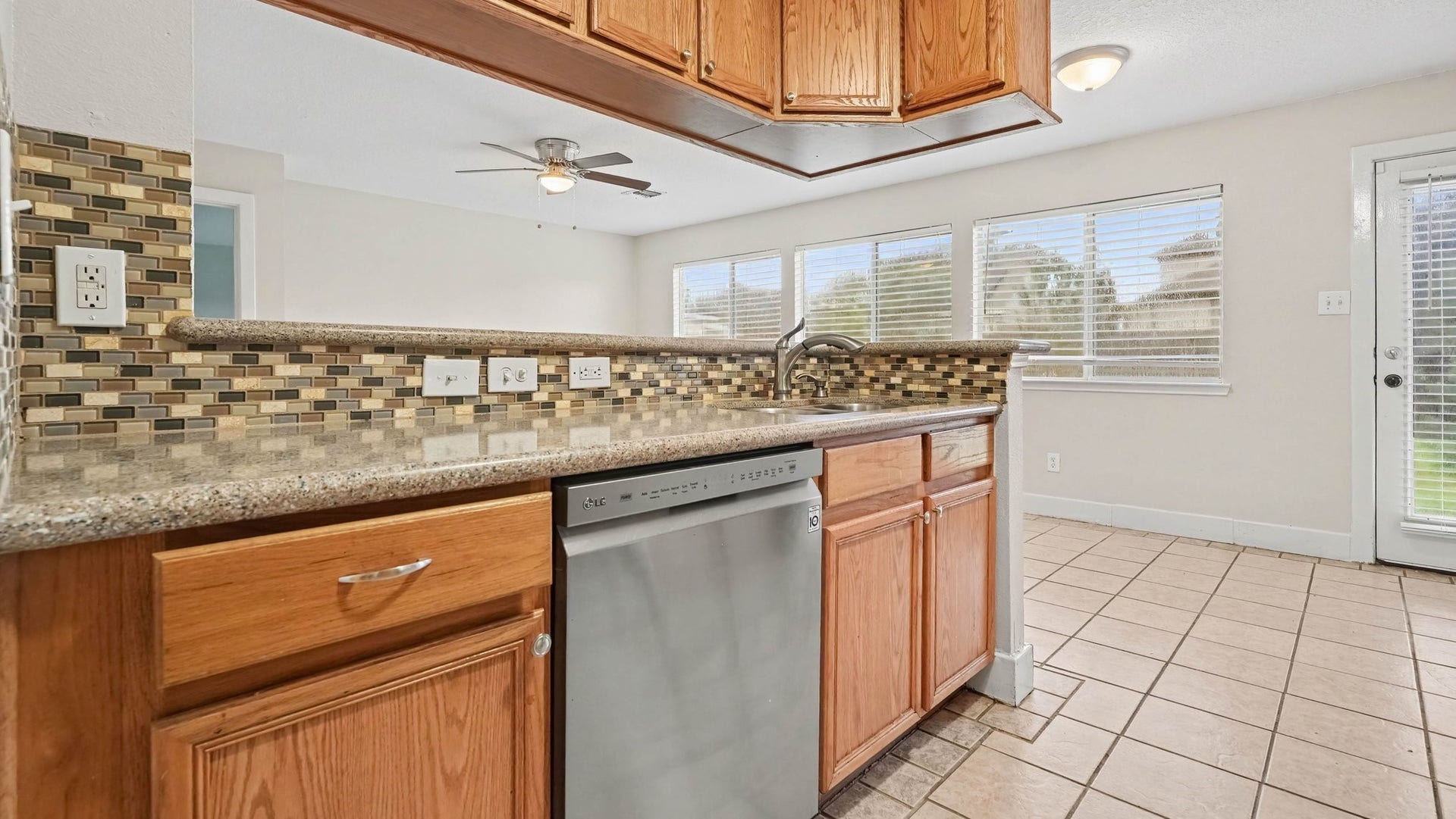 260 Rolling Brook Drive, Dickinson, TX 77539 260 Rolling Brook Drive, Dickinson, TX 77539