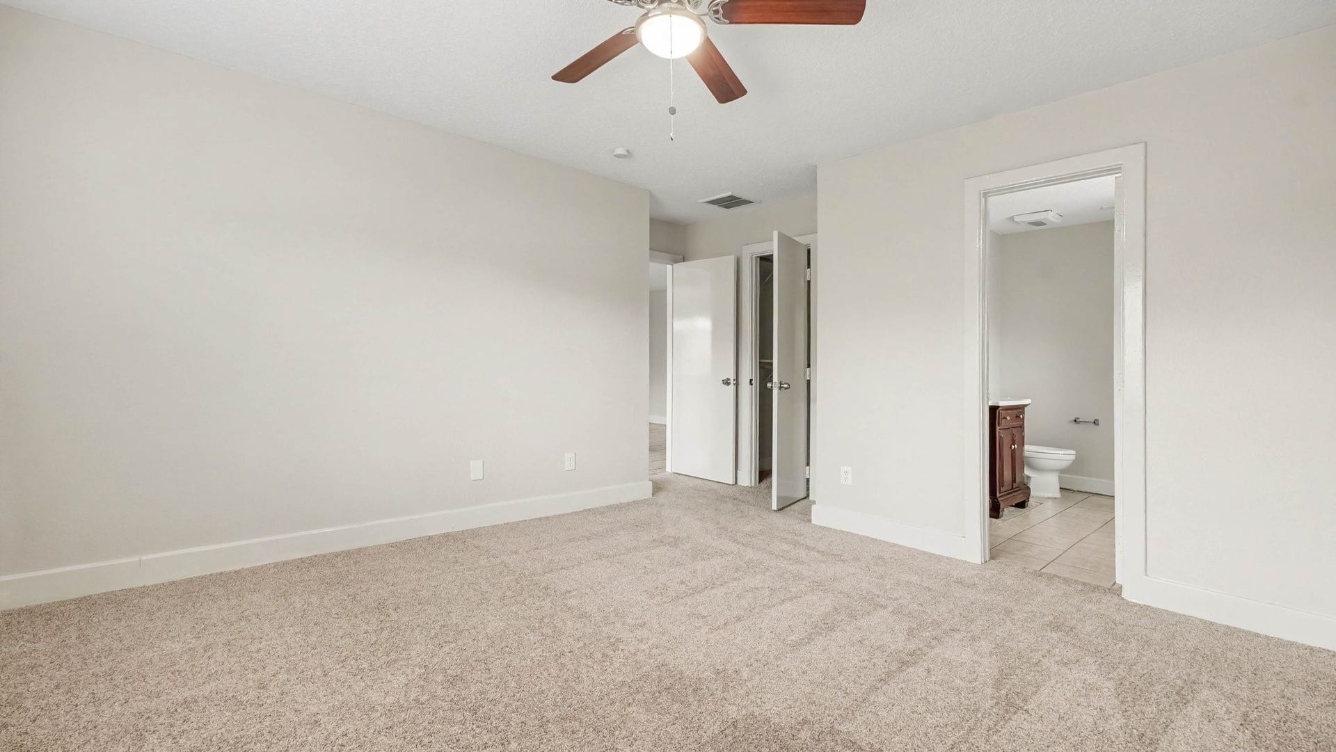 260 Rolling Brook Drive, Dickinson, TX 77539 260 Rolling Brook Drive, Dickinson, TX 77539