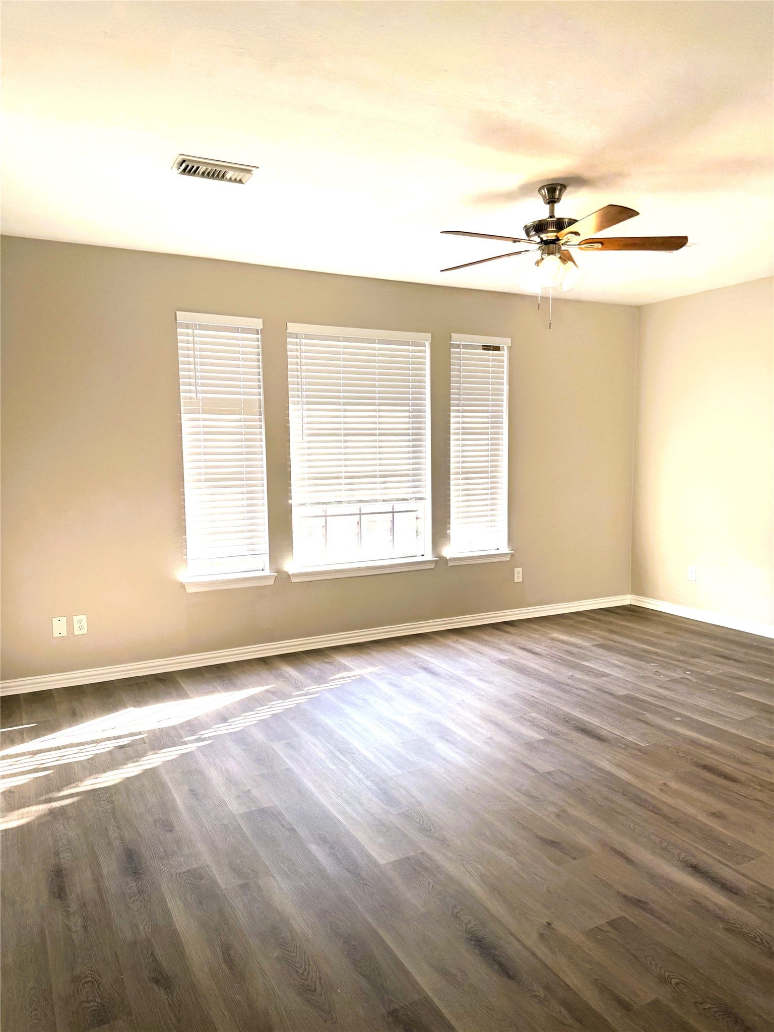 9526 Almeda Bend Court S, Houston, TX 77075 Primary Bedroom