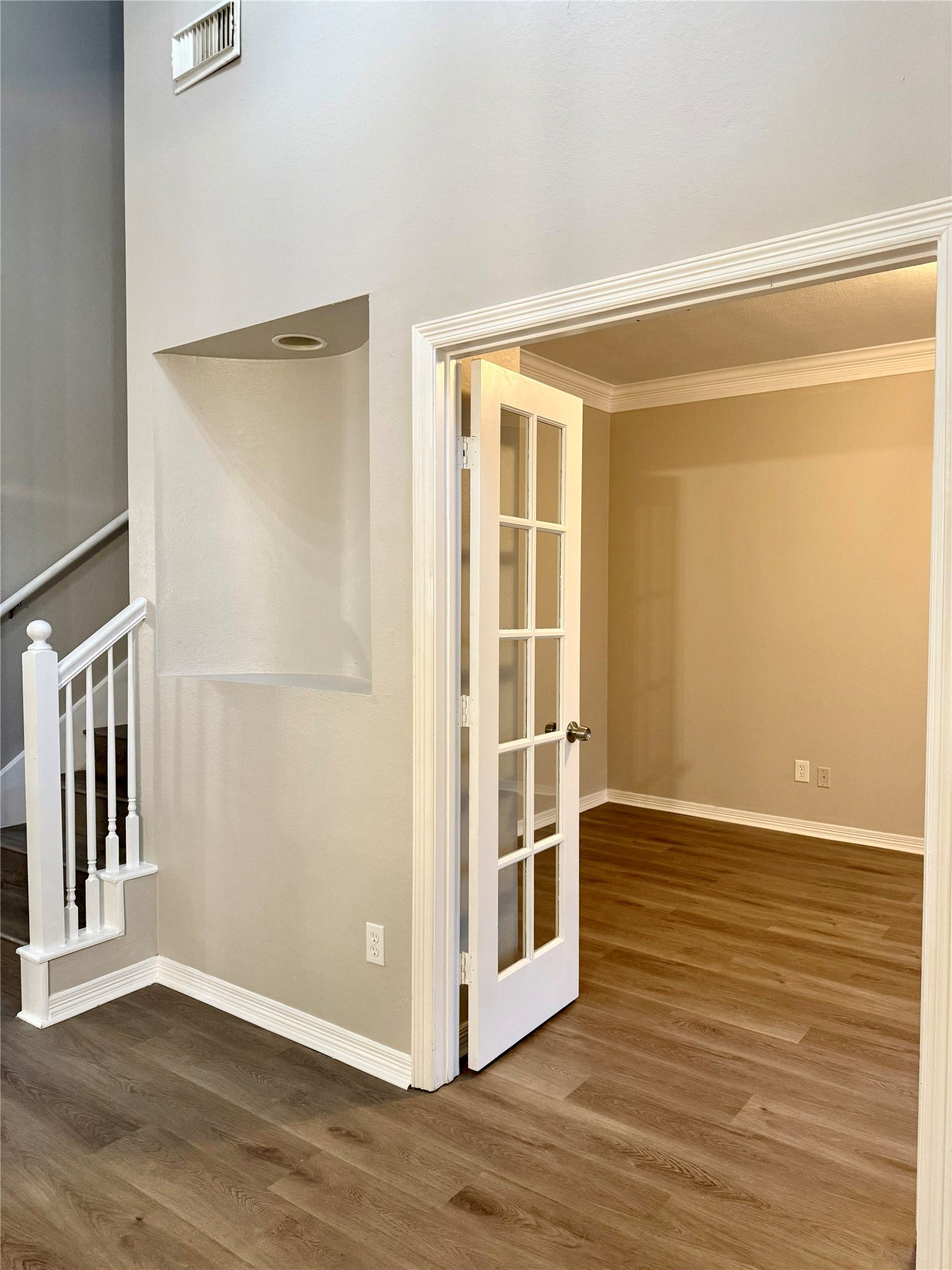 9526 Almeda Bend Court S, Houston, TX 77075 1st Floor Office / Study