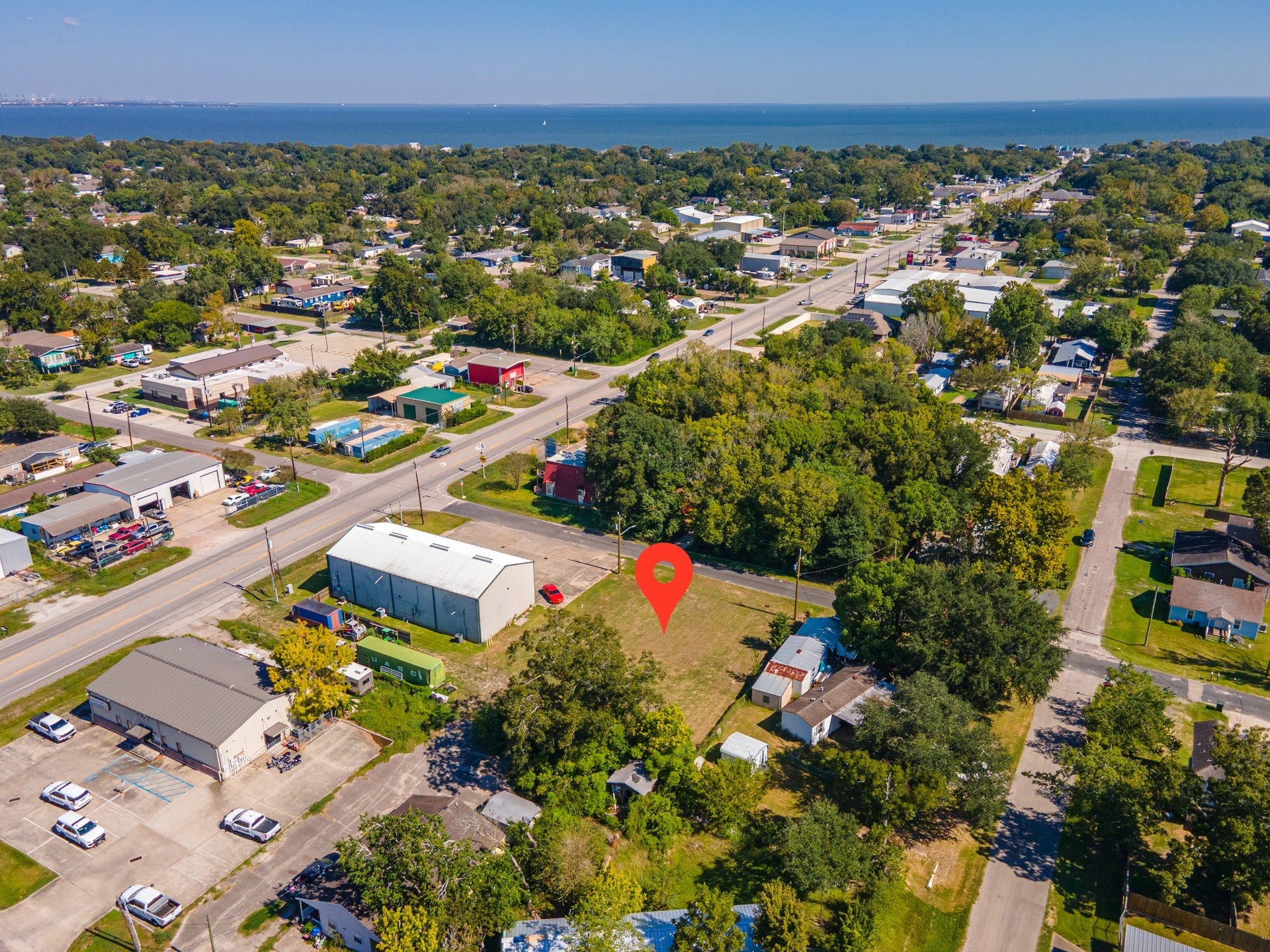 4618 11th Street, Bacliff, TX 77518 Property location marked with Galveston Bay visible in the distance.