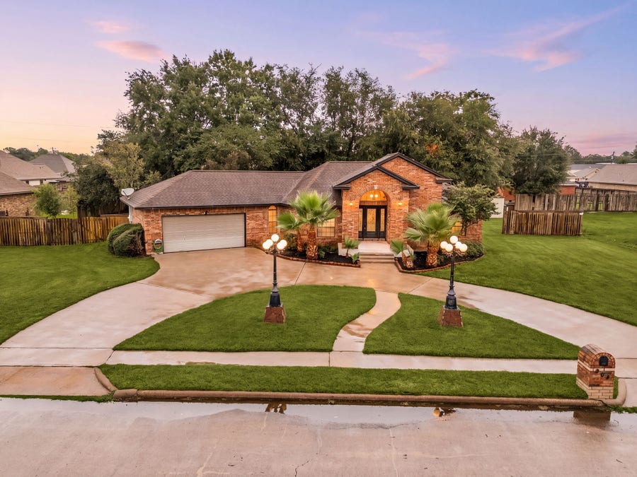 Property photo for 208 Tracy Street, Angleton, TX