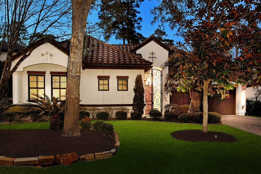 Property photo for 10 Moatwood Court, The Woodlands, TX