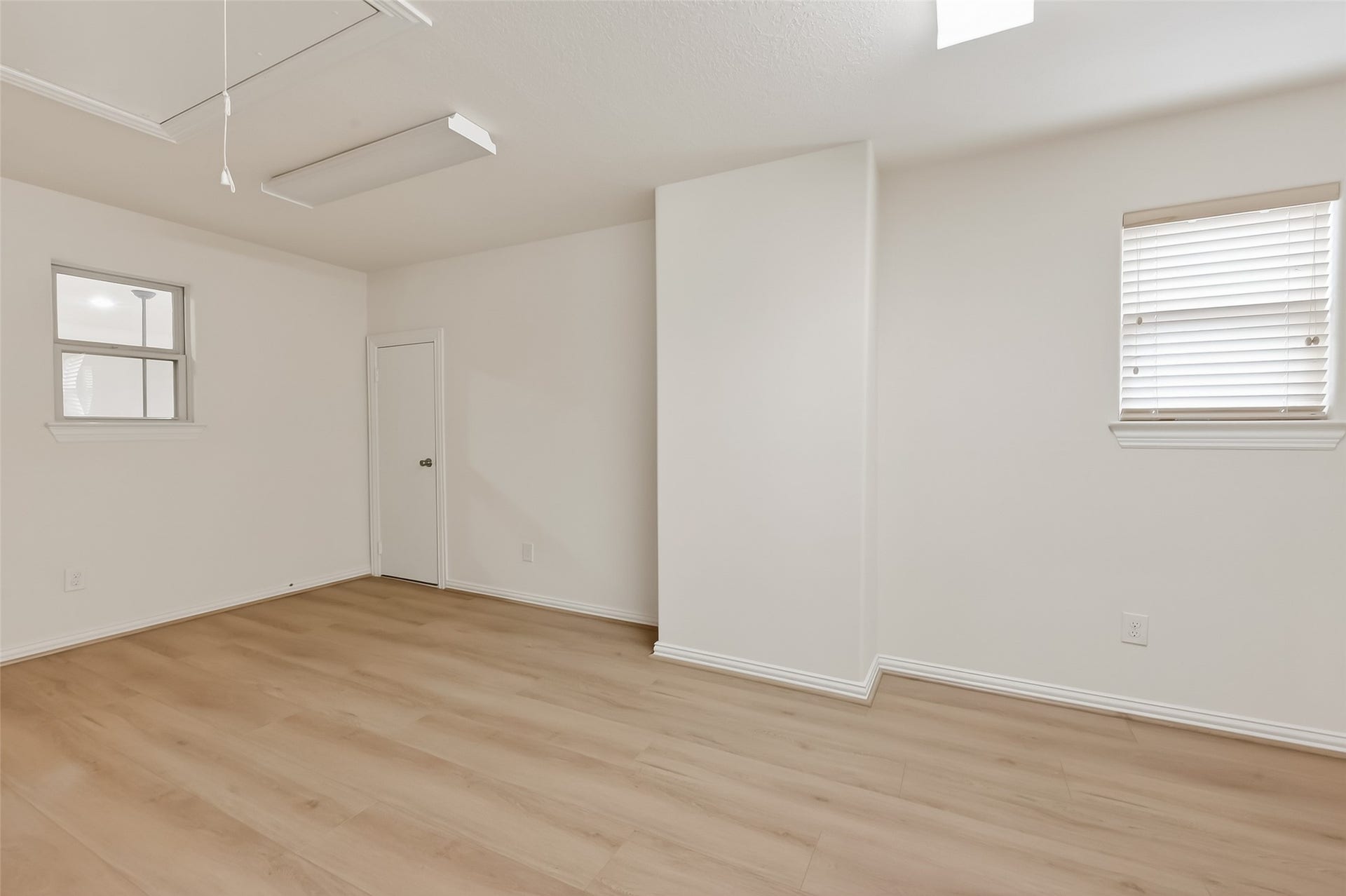14447 KINGSTON COVE Lane, Houston, TX 77077 Flex Room just off the Game Room, versatil area that can be used as an excercise room, crafts & hobbies, or as a homework nook/extra private study or just storage.