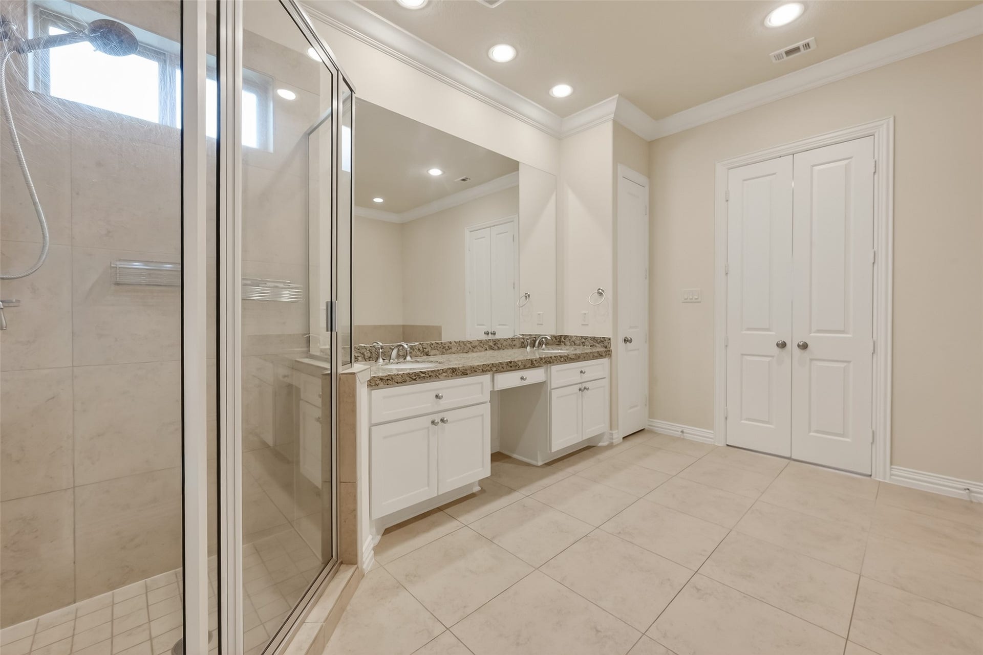 14447 KINGSTON COVE Lane, Houston, TX 77077 Primary Bathroom