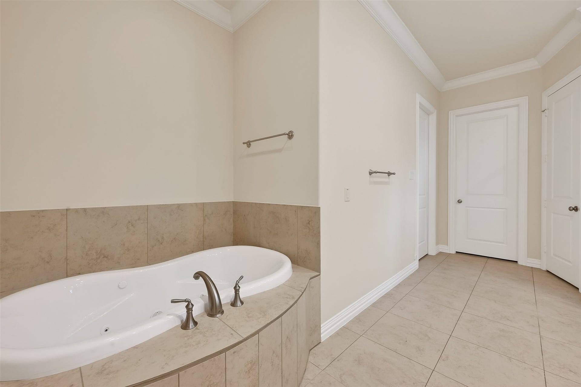 14447 KINGSTON COVE Lane, Houston, TX 77077 Primary Bathroom