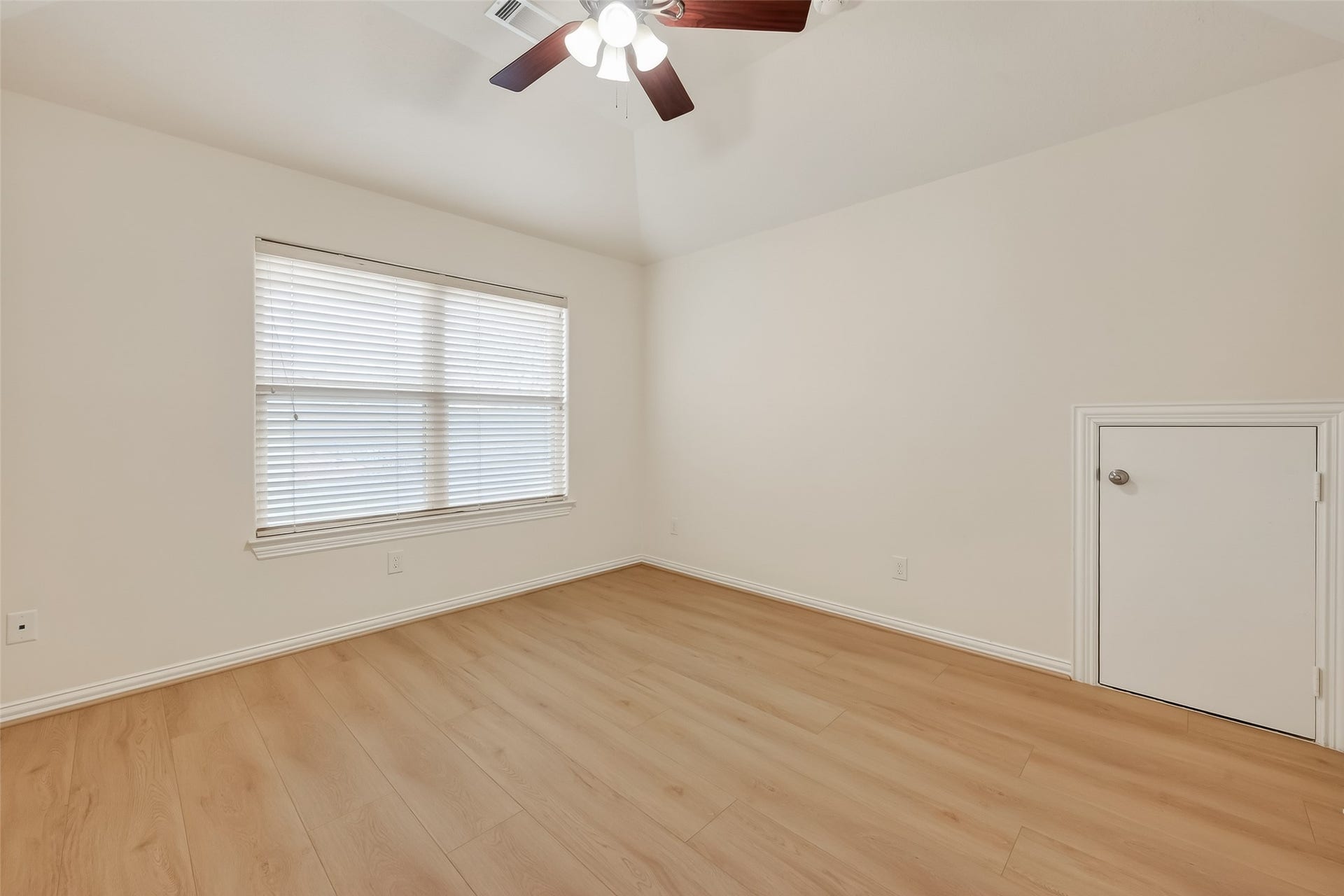 14447 KINGSTON COVE Lane, Houston, TX 77077 Secondary Bedroom