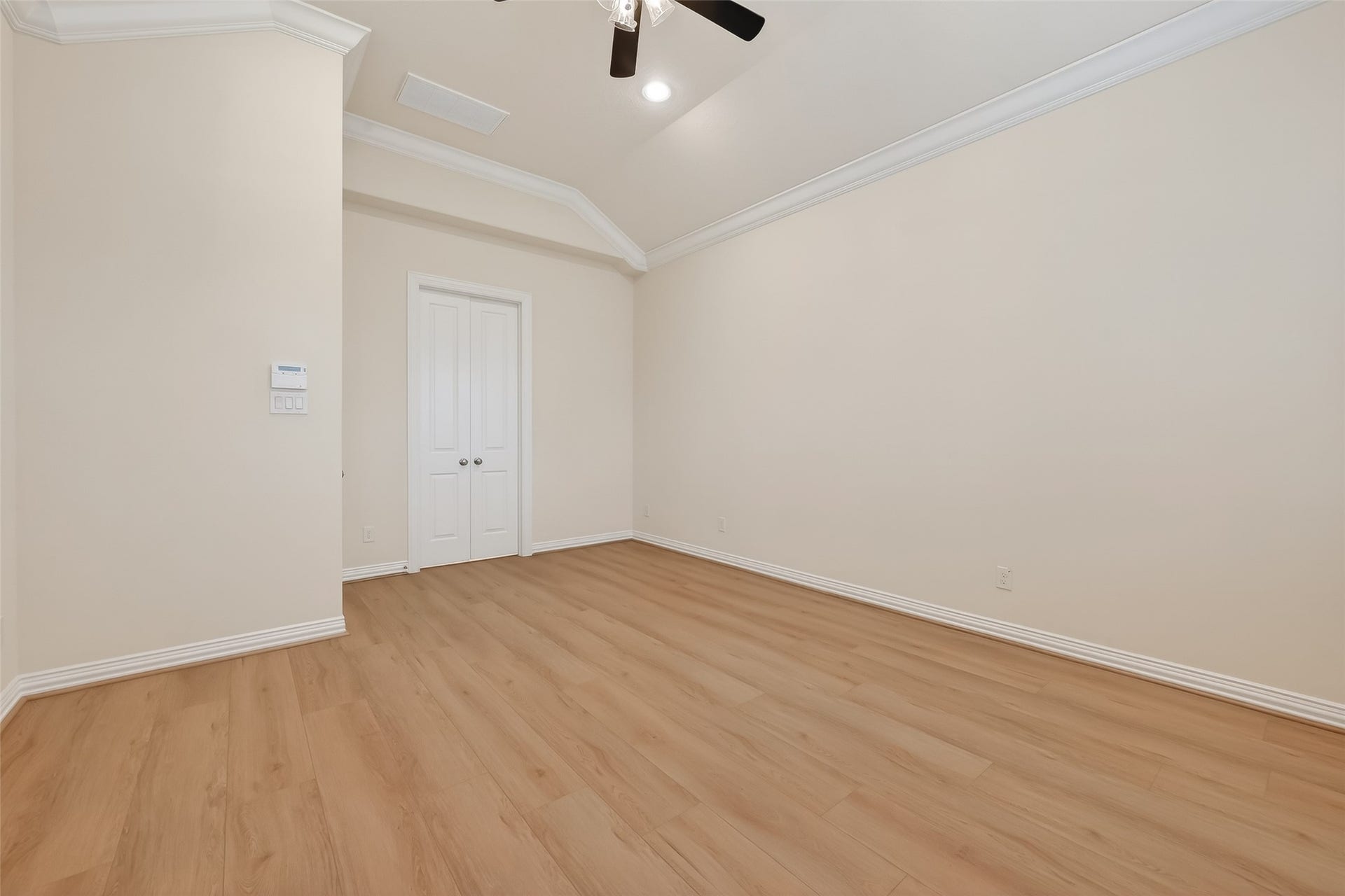 14447 KINGSTON COVE Lane, Houston, TX 77077 Primary Bedroom