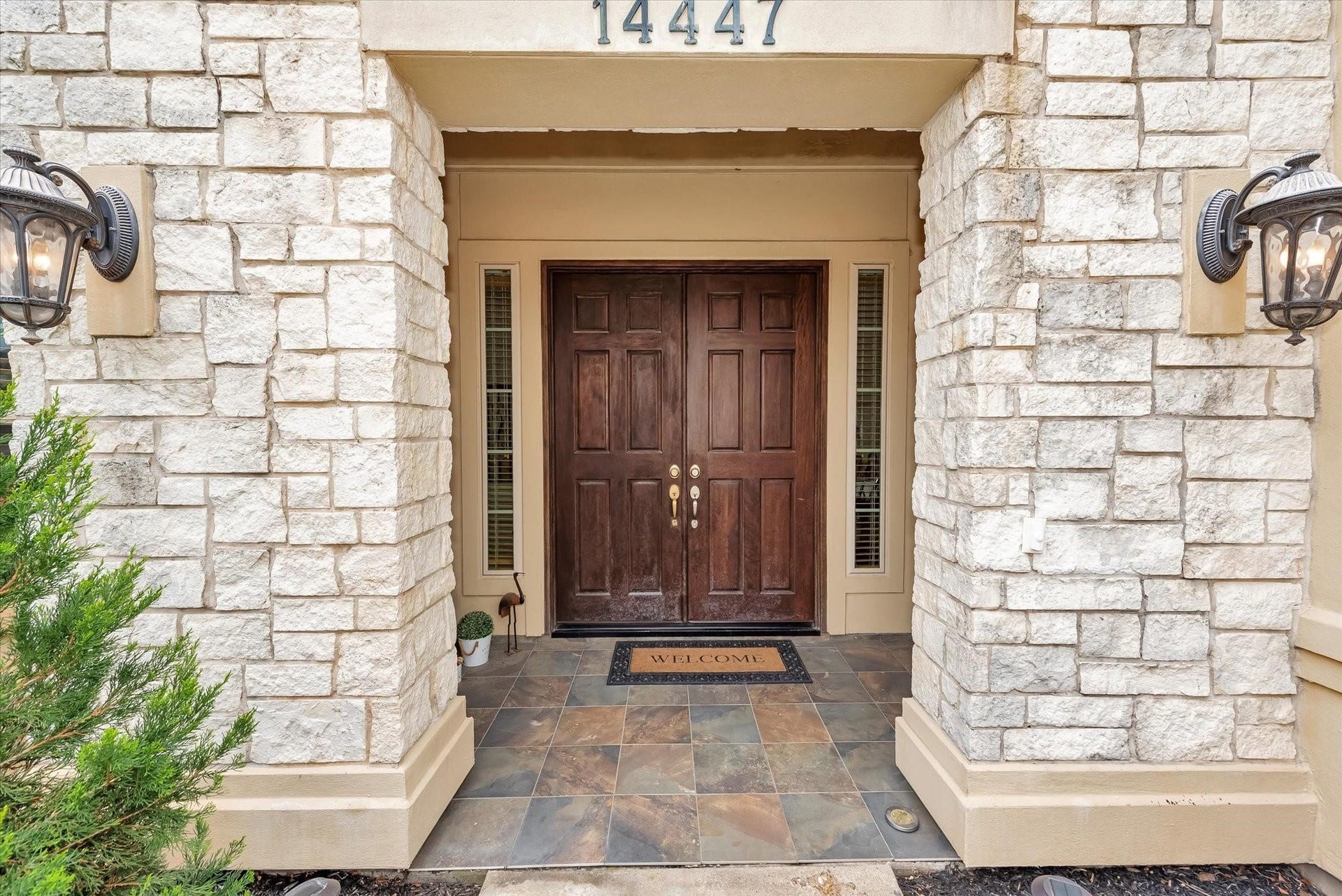14447 KINGSTON COVE Lane, Houston, TX 77077 Welcome to 14447 Kingston Cove.