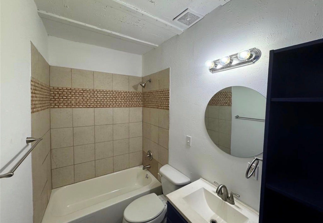 1504 Luzon Street, Houston, TX 77009 1504 Luzon Street, Houston, TX 77009