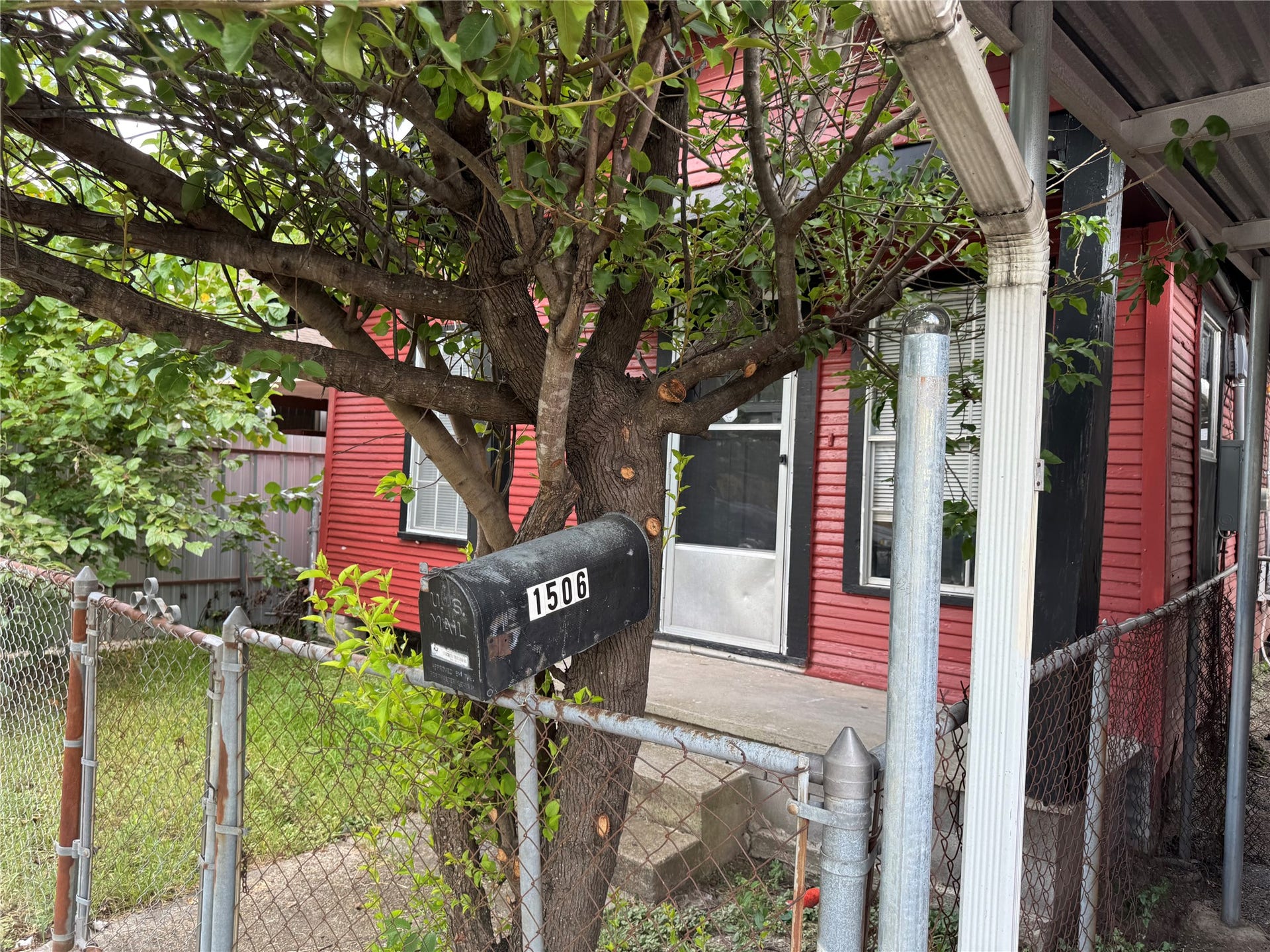 1504 Luzon Street, Houston, TX 77009 1504 Luzon Street, Houston, TX 77009