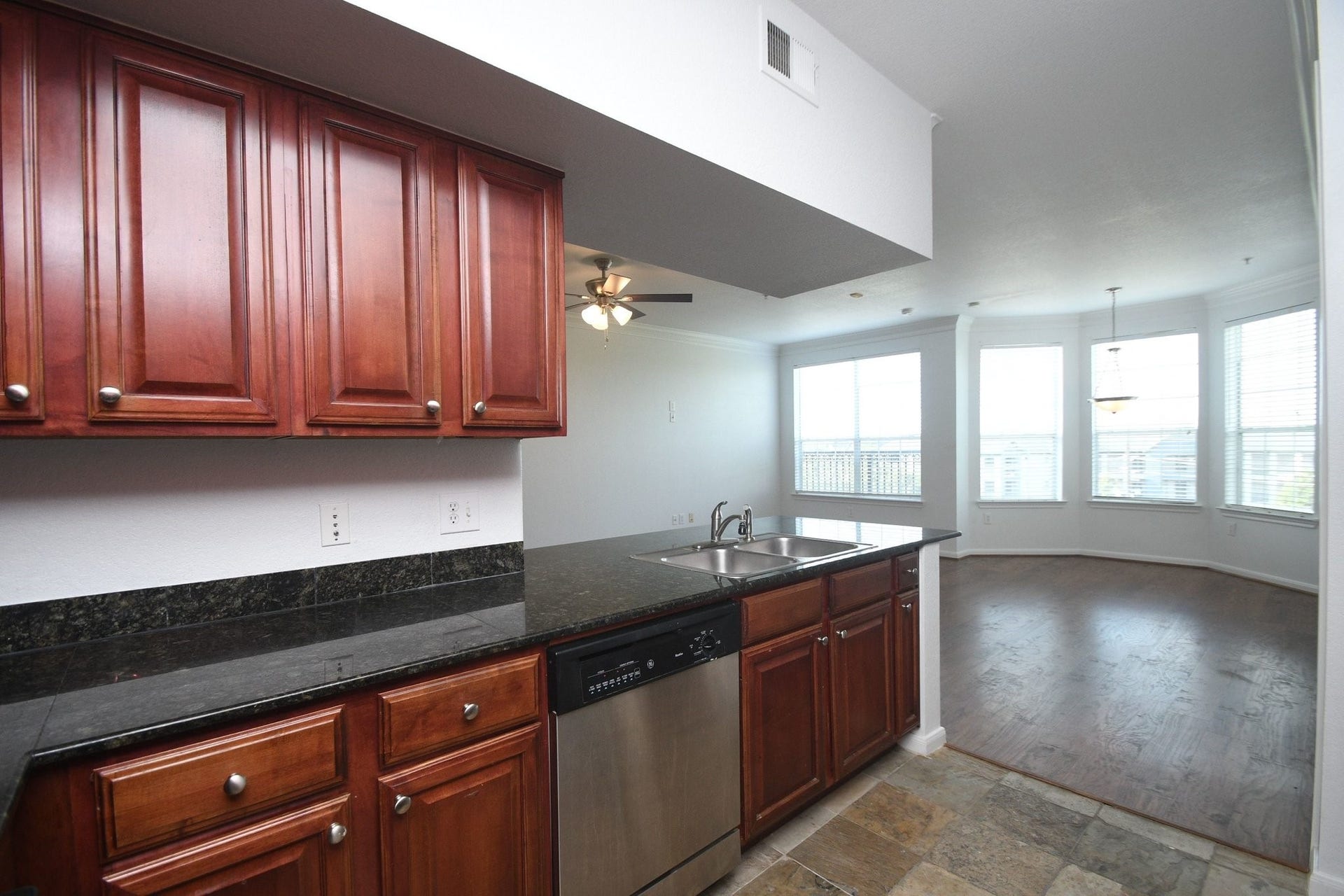 7575 Kirby Drive, #1407, Houston, TX 77030