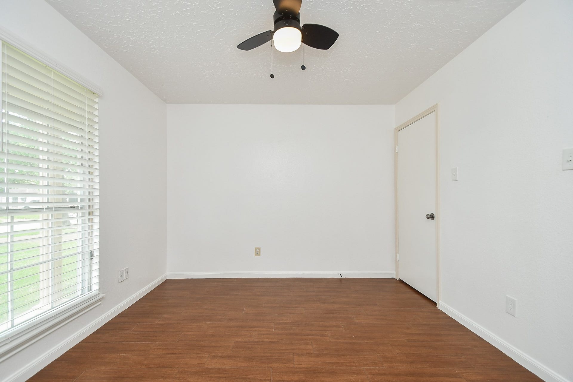 7714 Eichler Drive, Houston, TX 77036