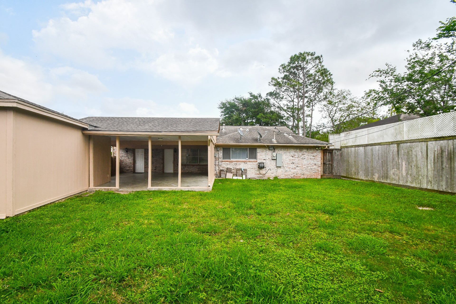 7714 Eichler Drive, Houston, TX 77036