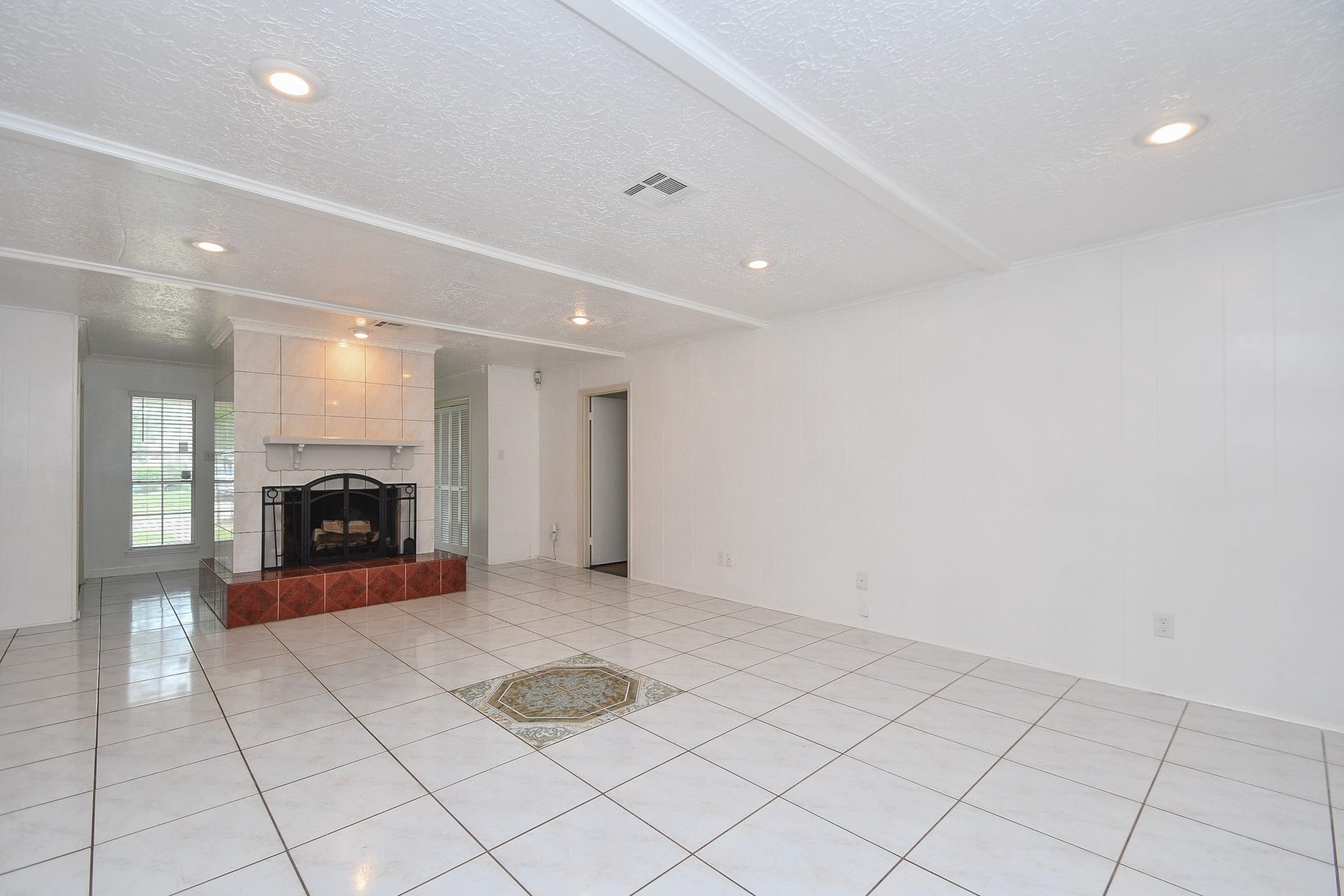 7714 Eichler Drive, Houston, TX 77036