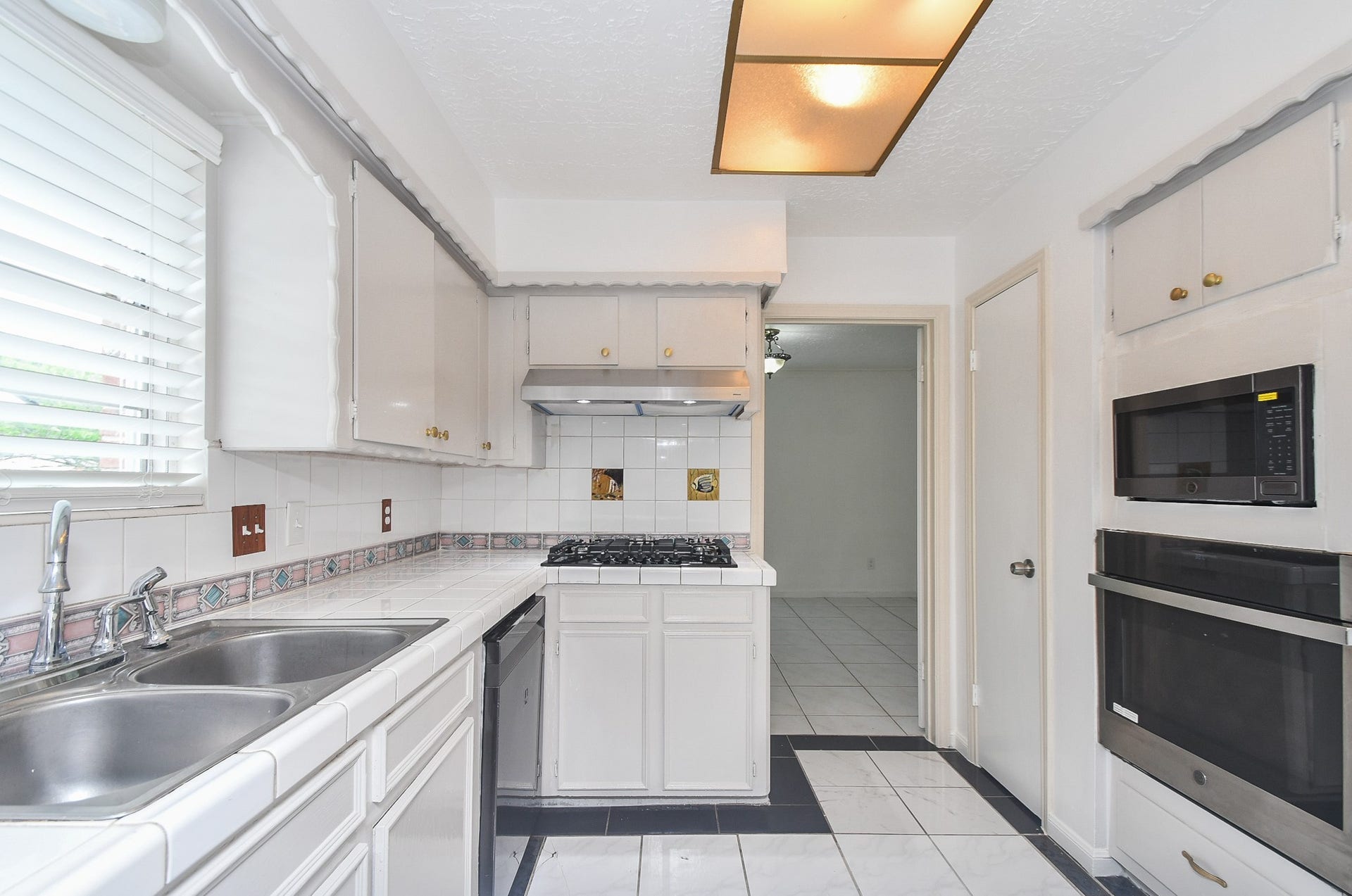 7714 Eichler Drive, Houston, TX 77036