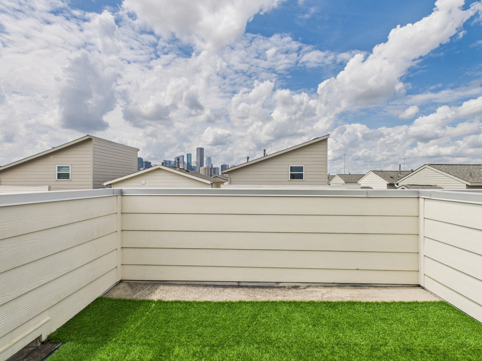 2761 Clinton Drive, Houston, TX 77020 Rooftop terrace
