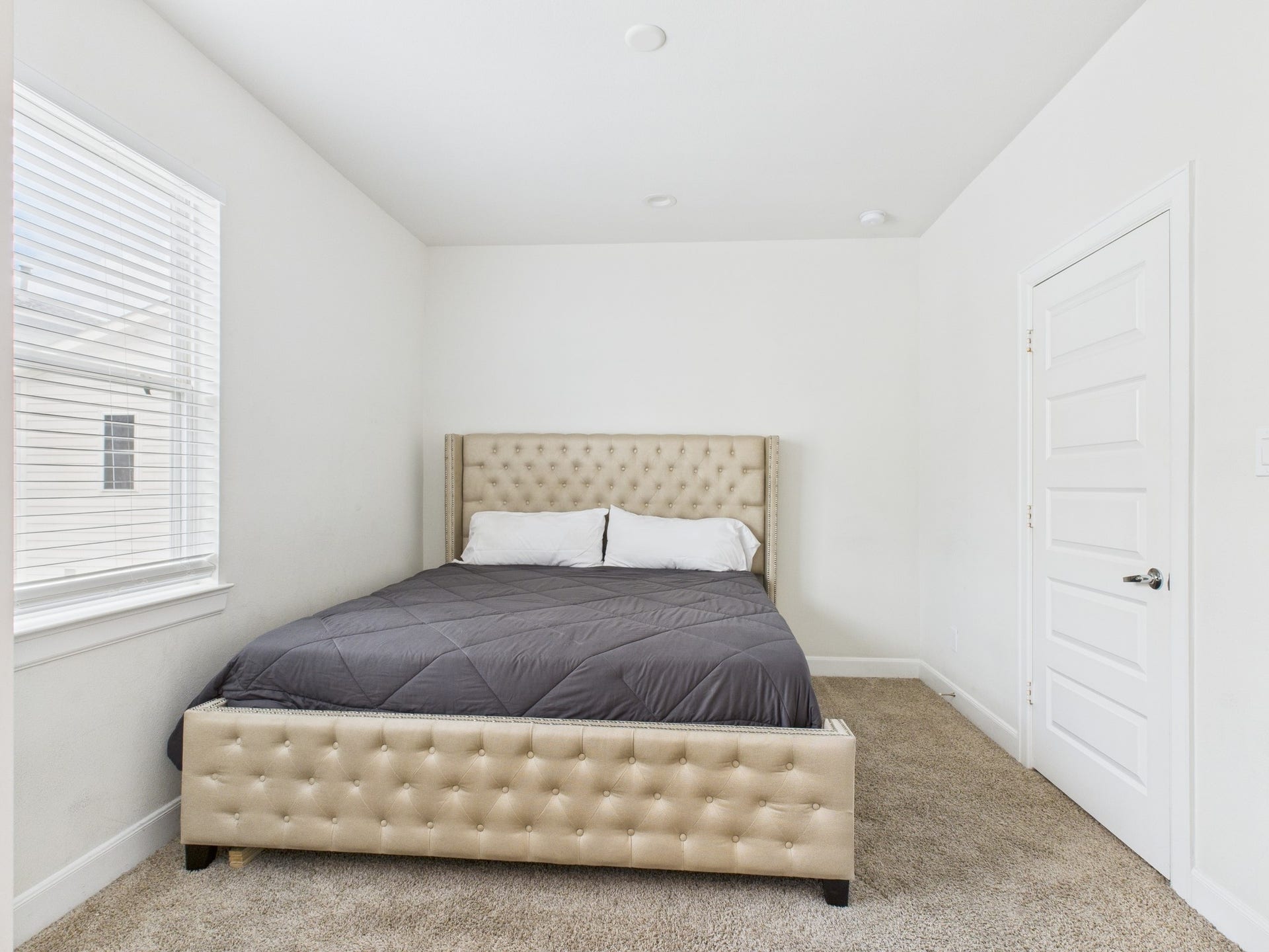 2761 Clinton Drive, Houston, TX 77020 Secondary bedroom (3rd floor)
