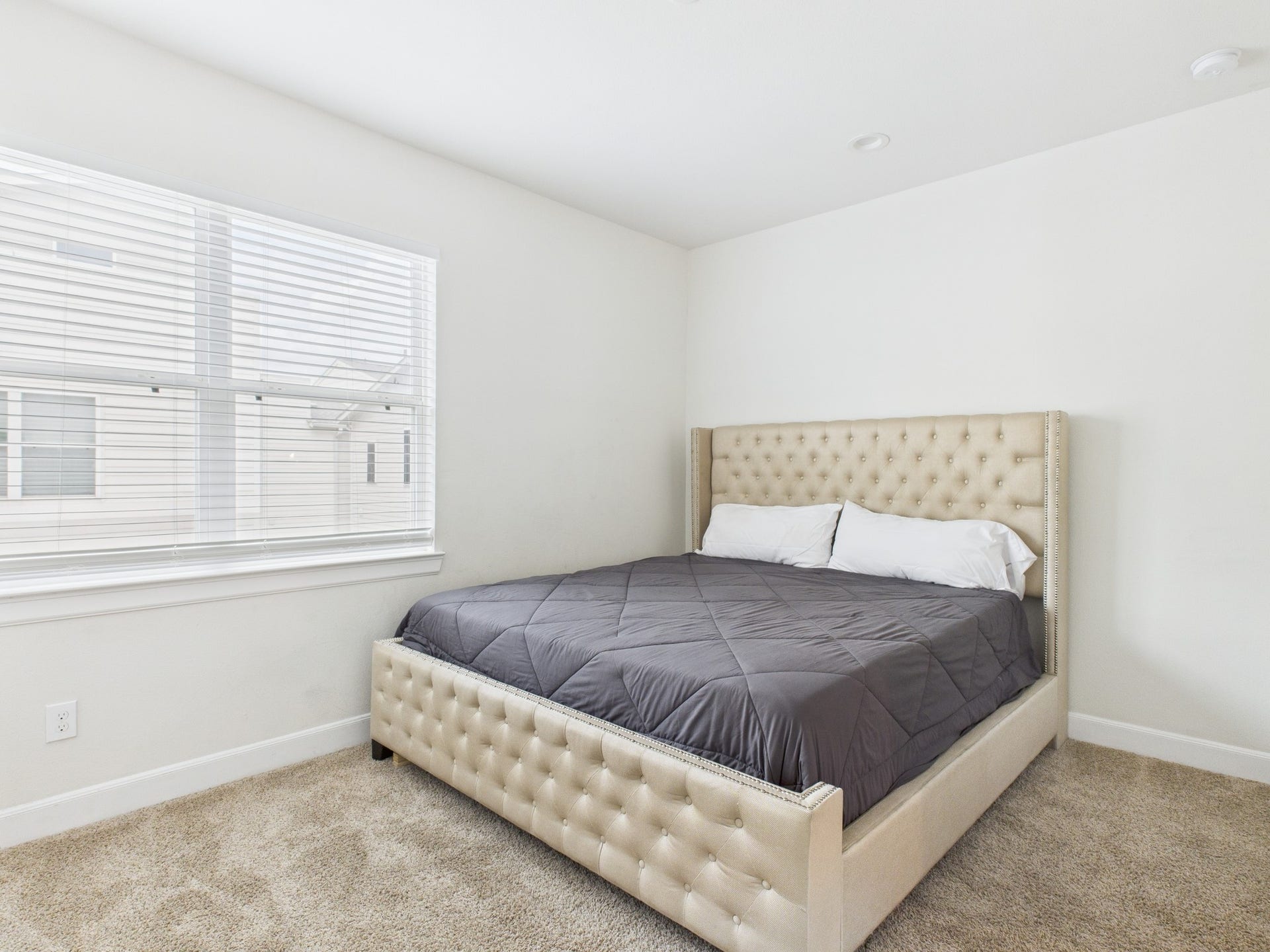 2761 Clinton Drive, Houston, TX 77020 Secondary bedroom (3rd floor)