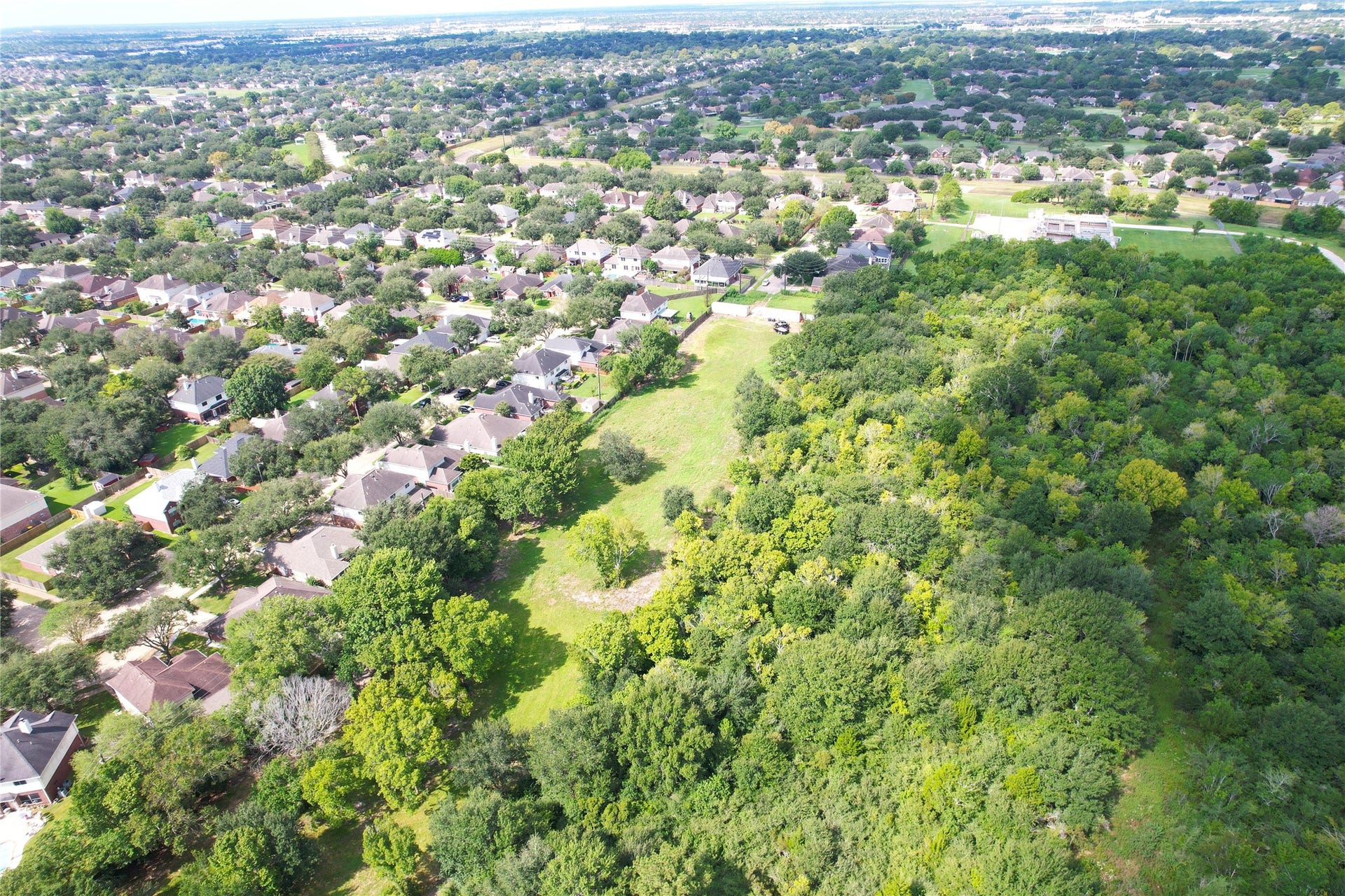 3733 Soho Drive, Pearland, TX 77584 3733 Soho Drive, Pearland, TX 77584