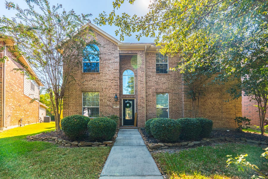 Property photo for 19 Powers Bend Way, The Woodlands, TX