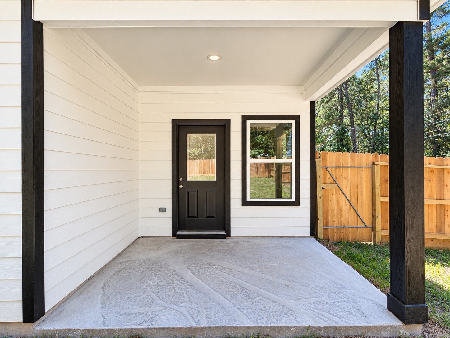 15634 Holly Drive, Montgomery, TX 77356 ** Image of a previous home